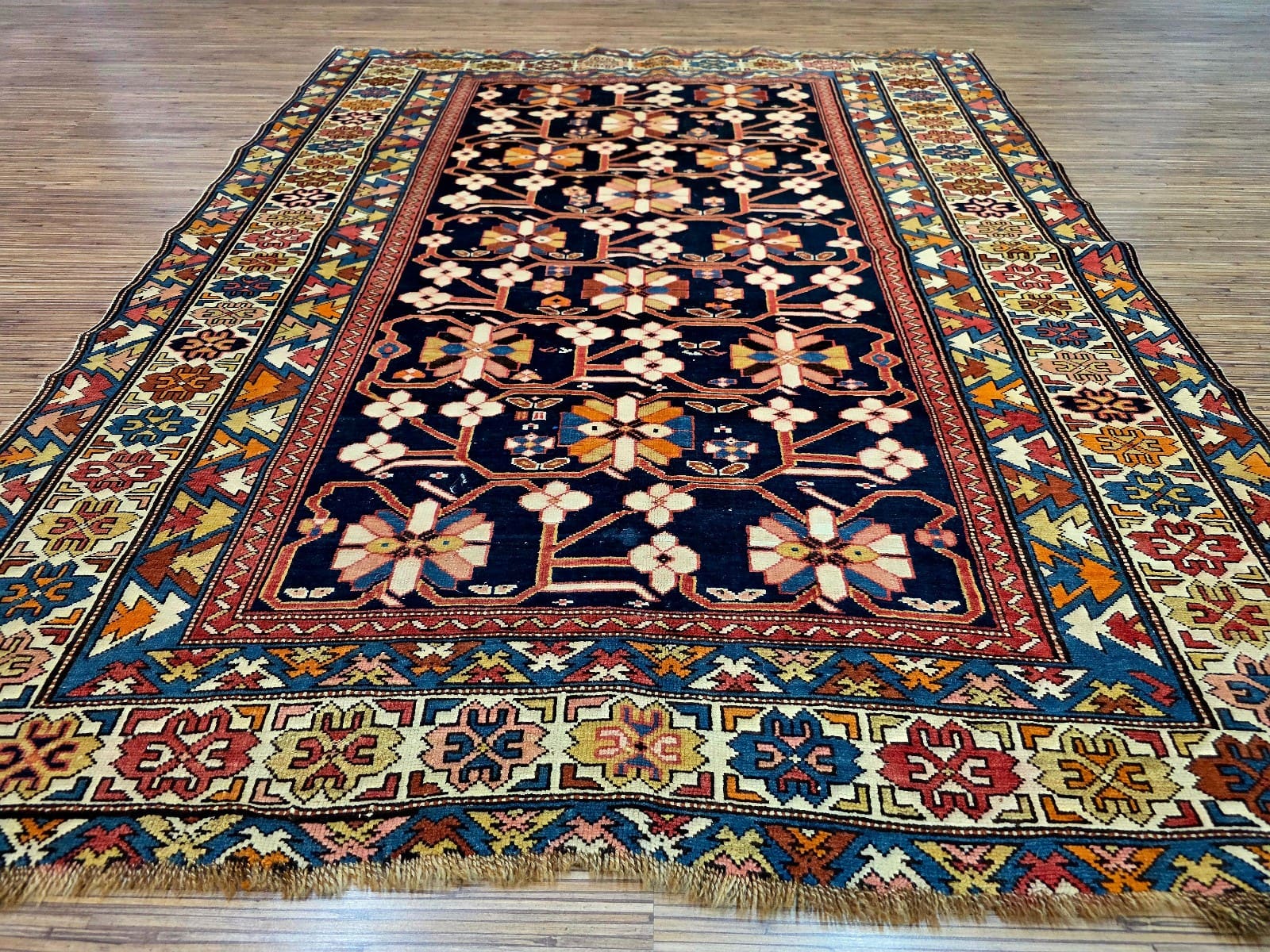 Kazak Orientteppich aus Russland, 168 × 130 cm