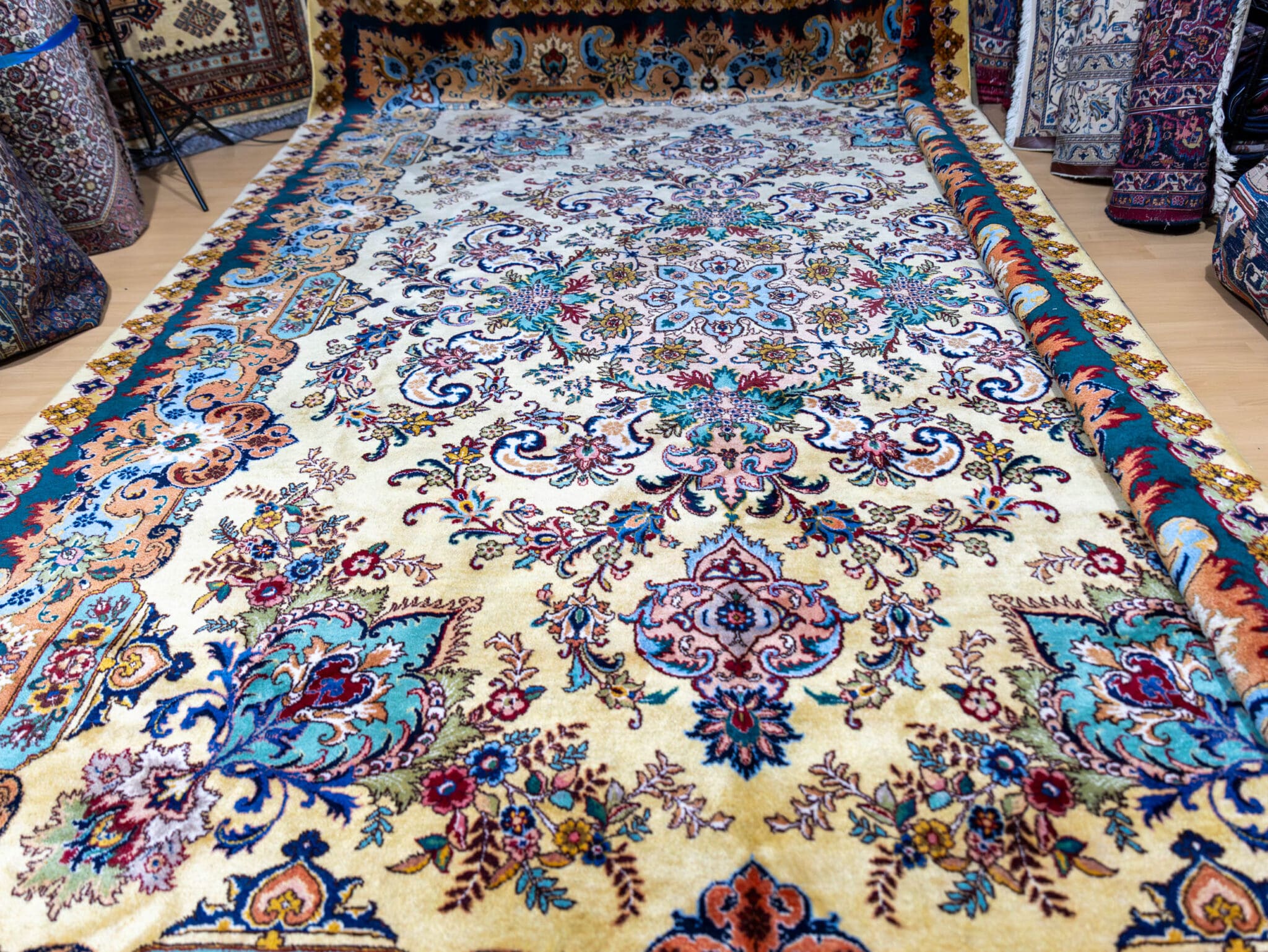 Täbriz Perserteppich 405 × 290 cm aus Wolle, handgeknüpft