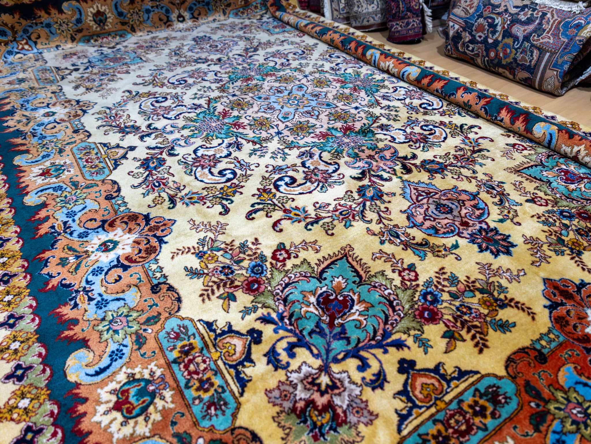 Täbriz Perserteppich 405 × 290 cm aus Wolle, handgeknüpft