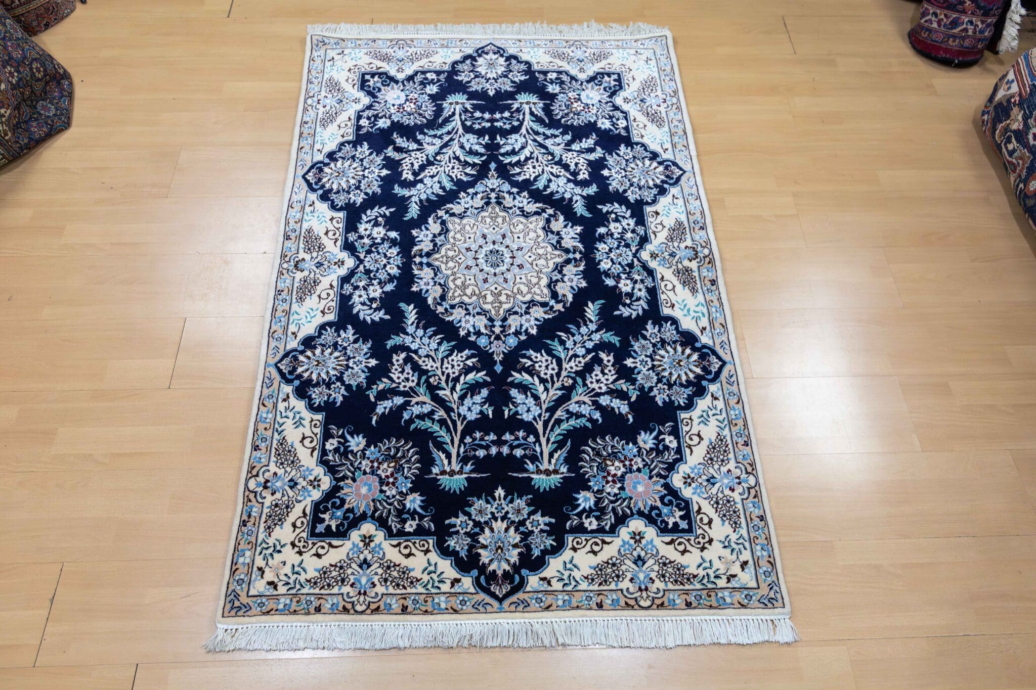 Handgeknüpfter Nain Perserteppich, 178 × 115 cm, Wolle & Seide