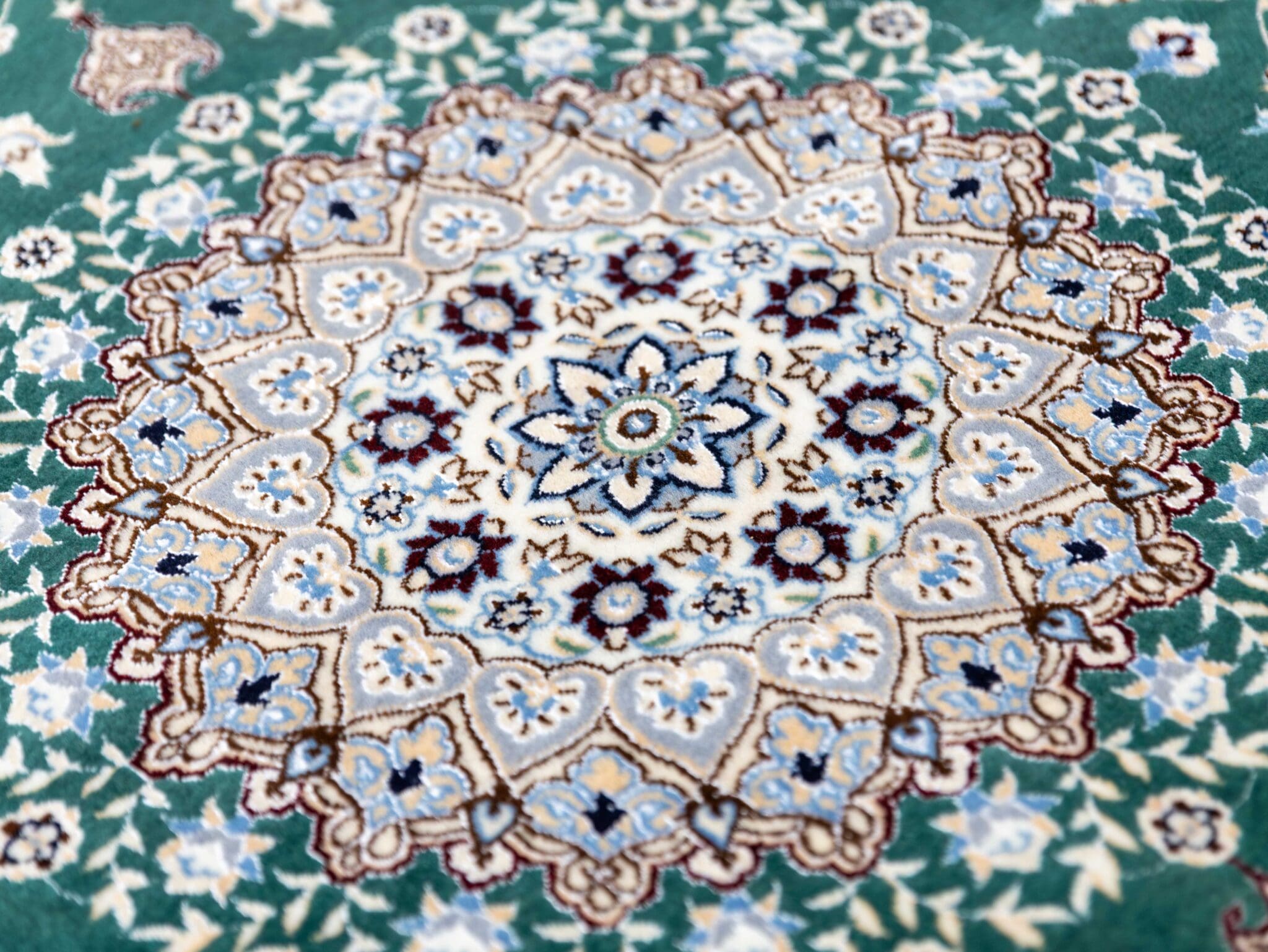 Handgeknüpfter Nain Perserteppich 200 × 150 cm