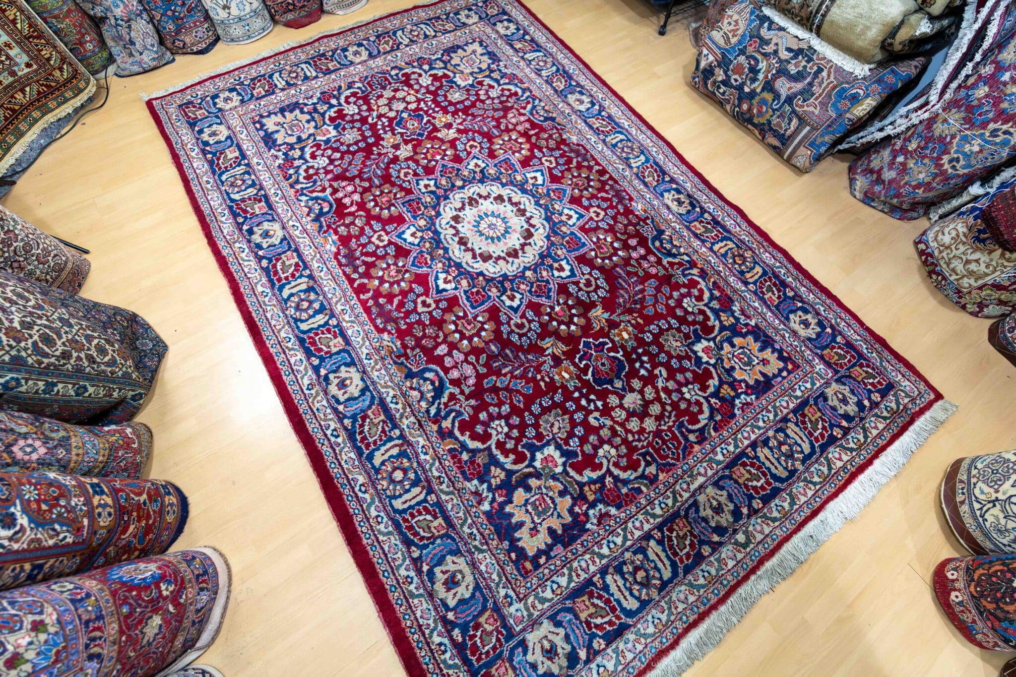 Mashhad Perserteppich aus Iran, 315 × 204 cm