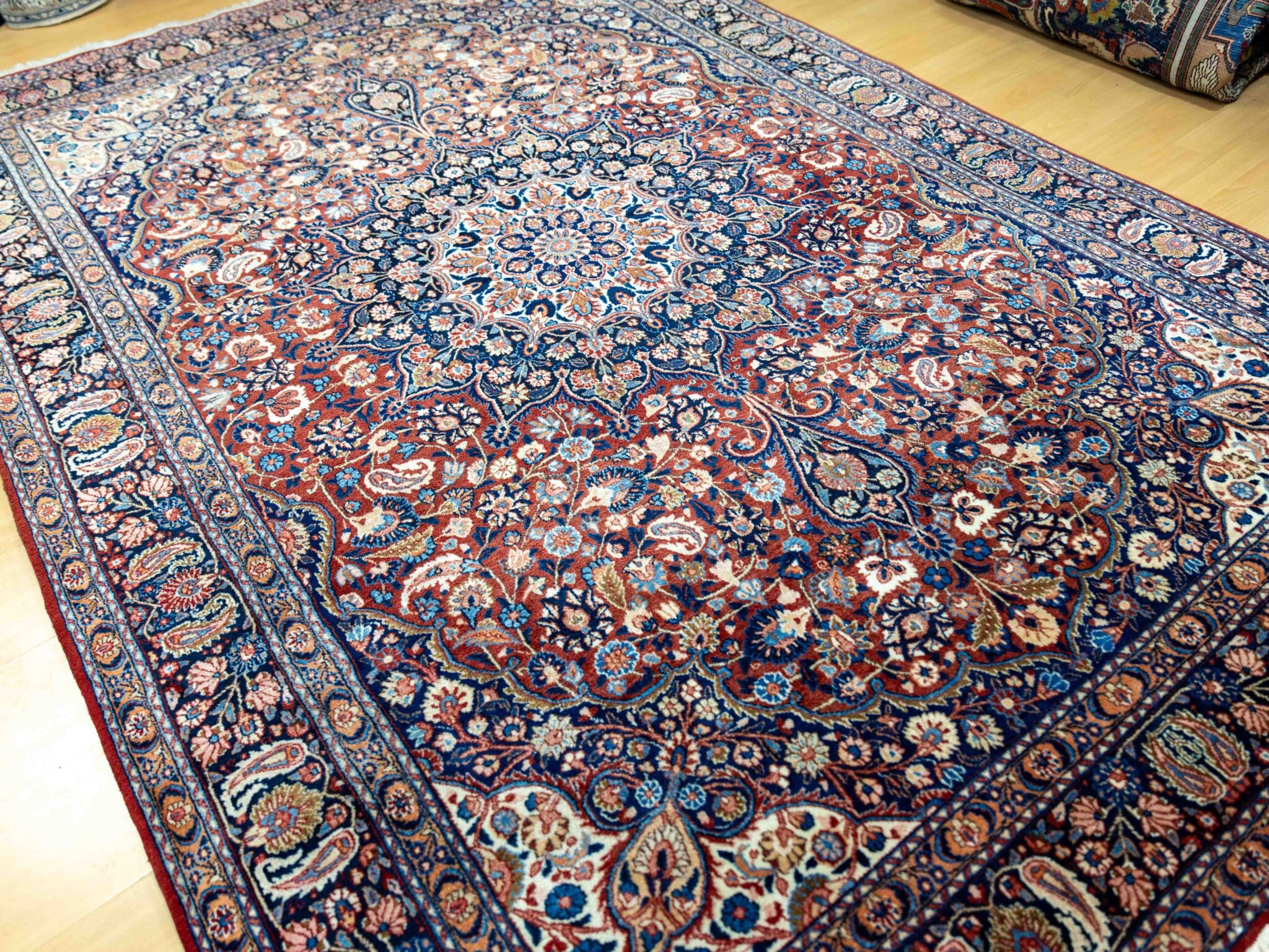 Mashhad Perserteppich aus Iran, 296 × 203 cm