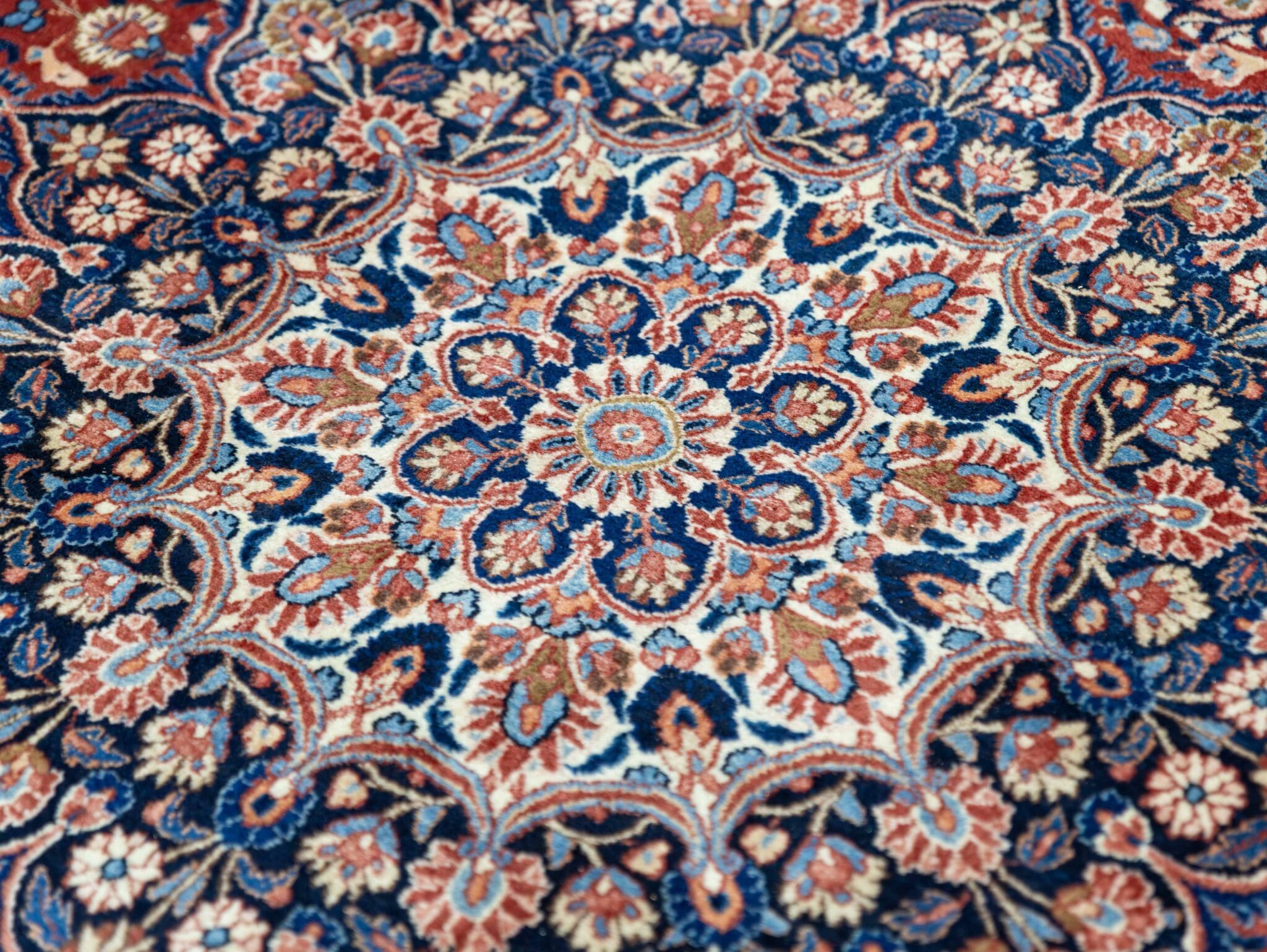 Mashhad Perserteppich aus Iran, 296 × 203 cm