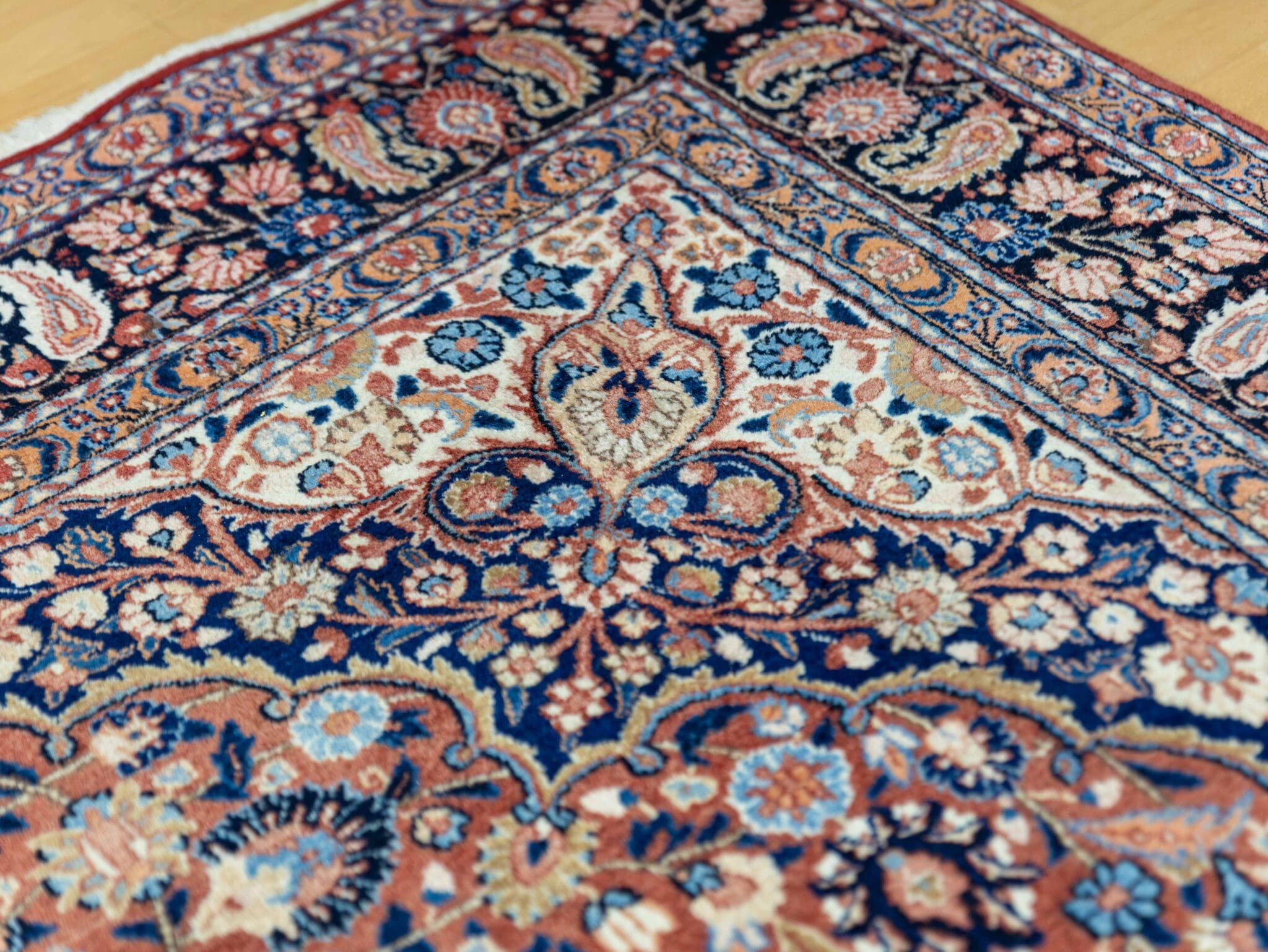 Mashhad Perserteppich aus Iran, 296 × 203 cm