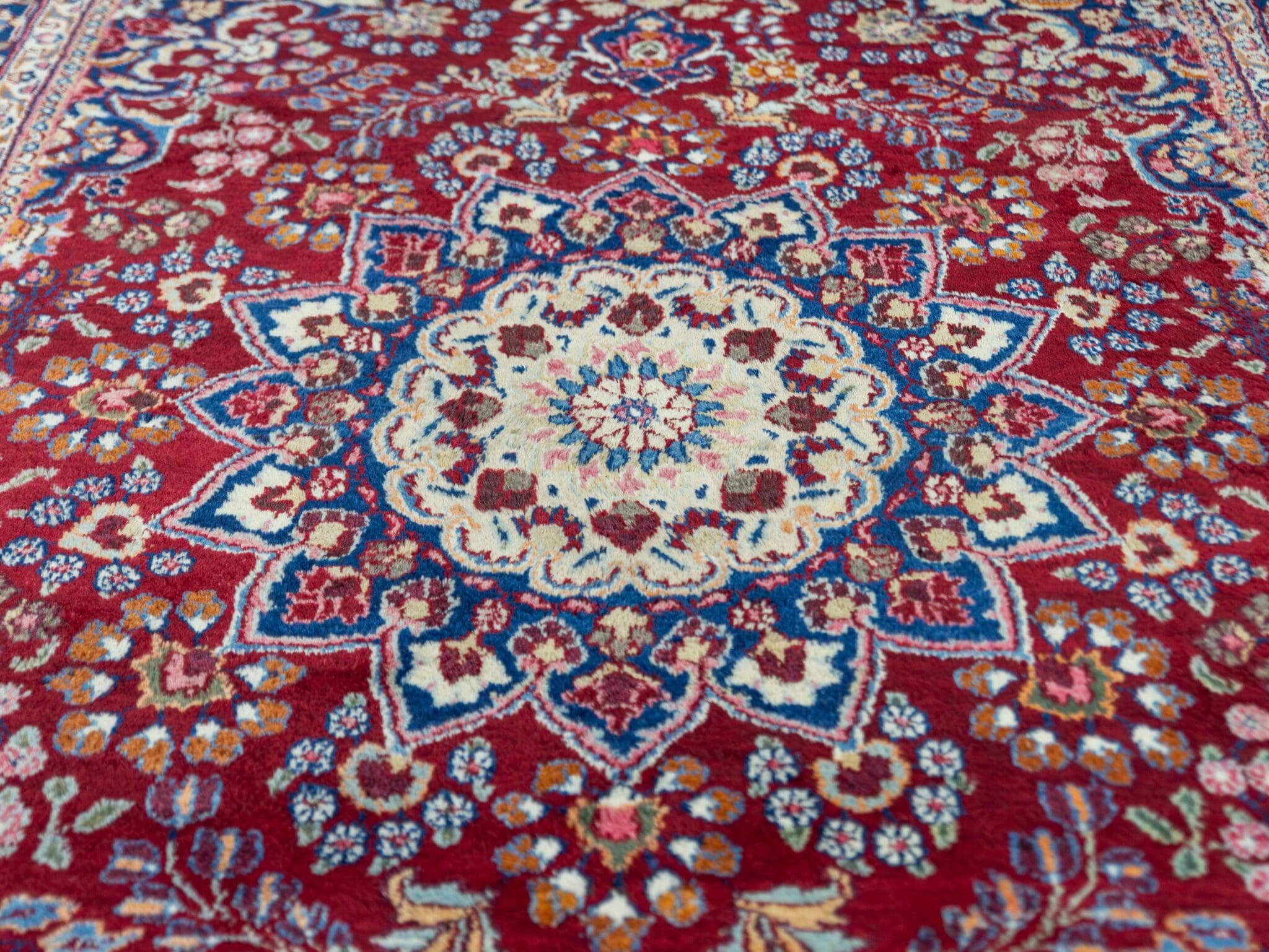 Mashhad Perserteppich aus Iran, 315 × 204 cm