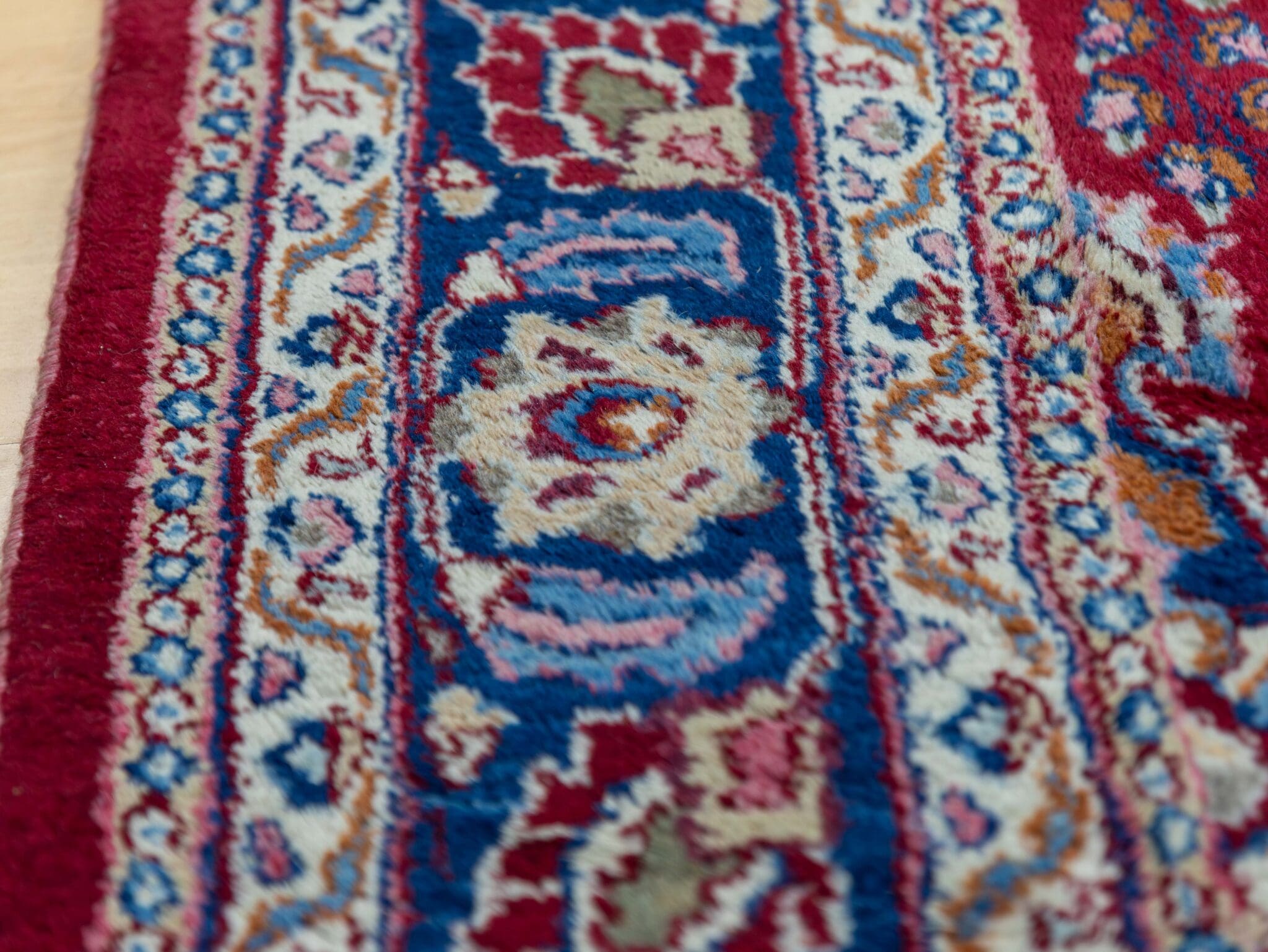 Mashhad Perserteppich aus Iran, 315 × 204 cm