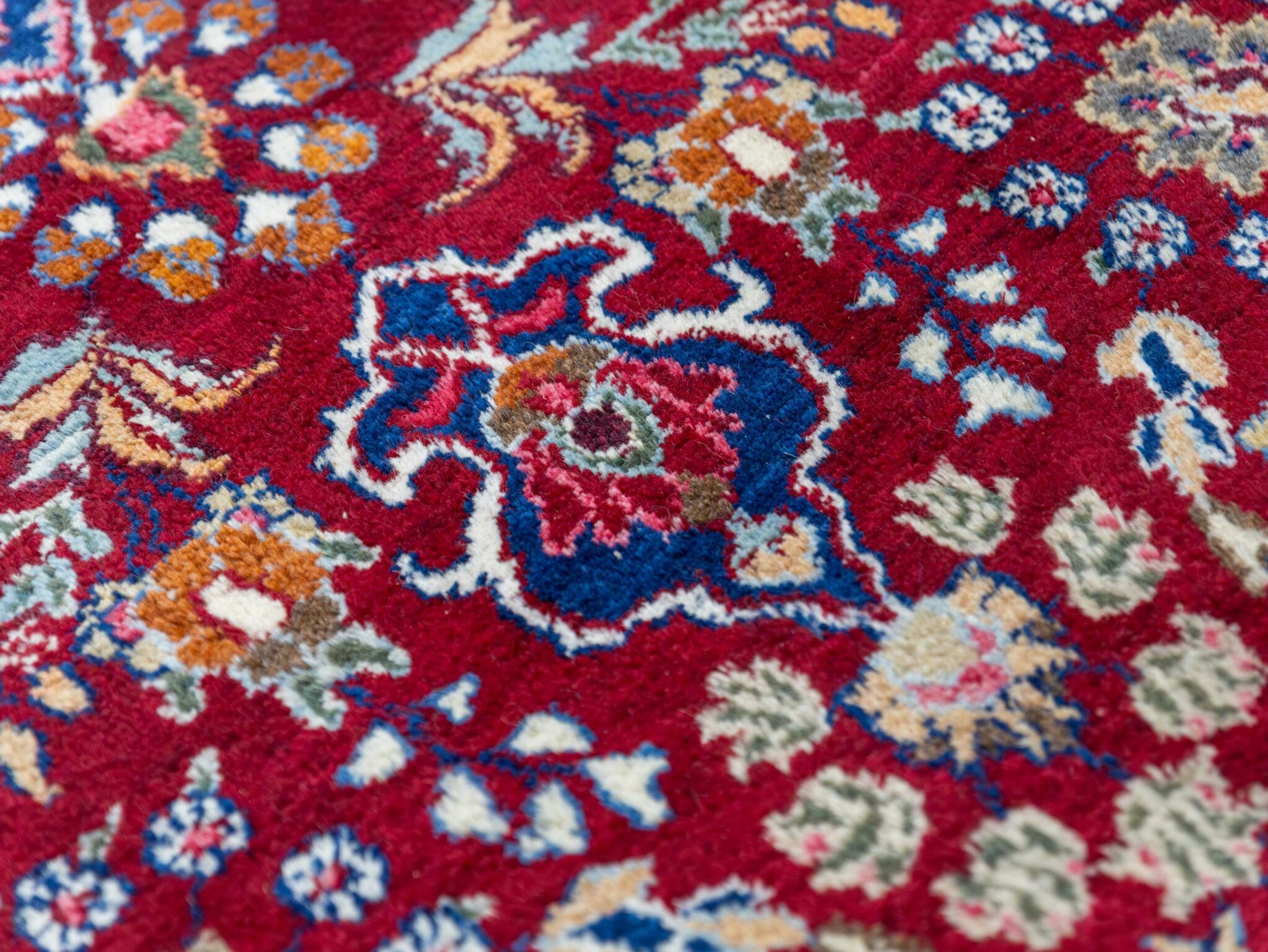 Mashhad Perserteppich aus Iran, 315 × 204 cm
