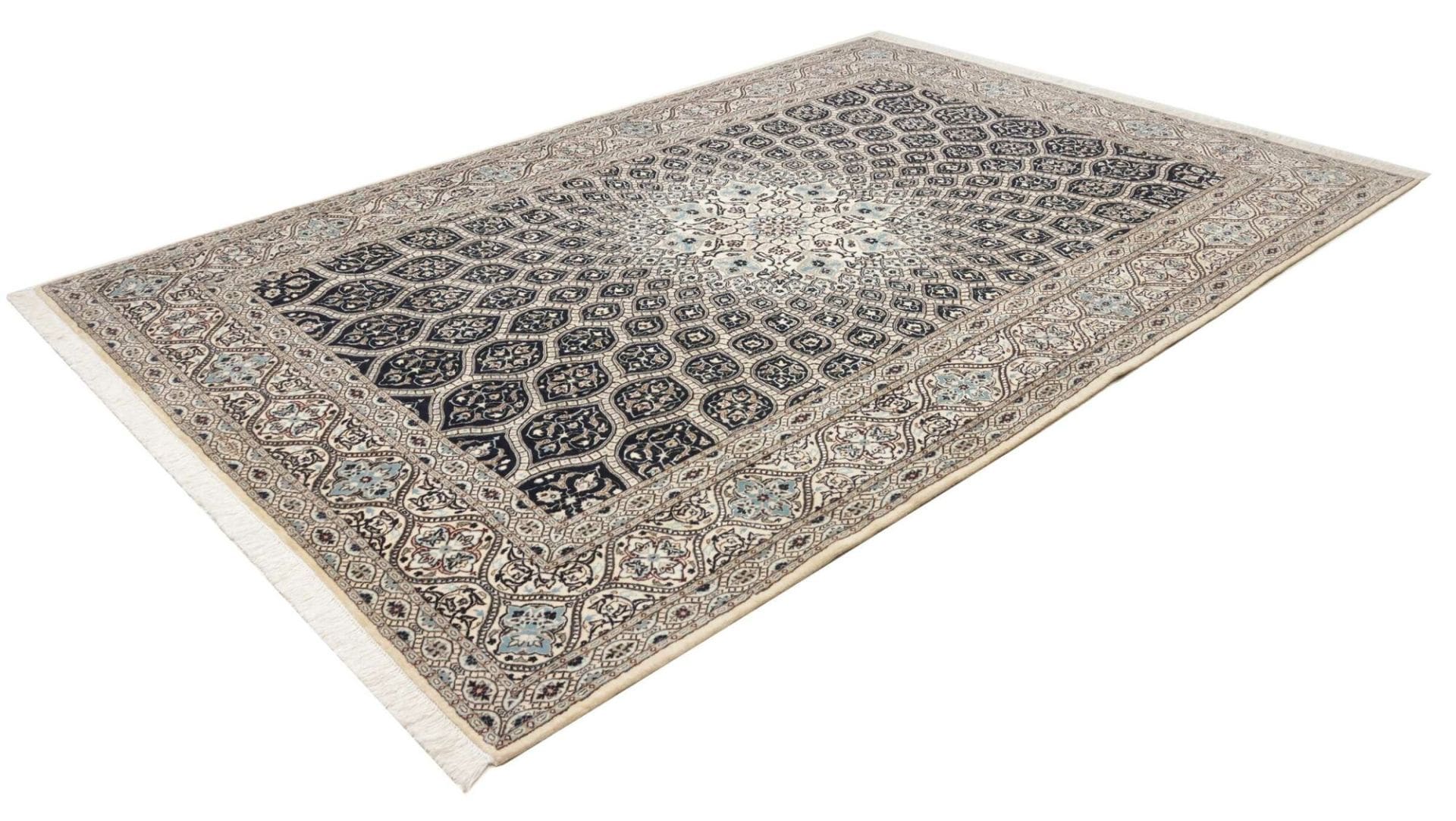 Handgeknüpfter Nain Perserteppich 213 × 311 cm