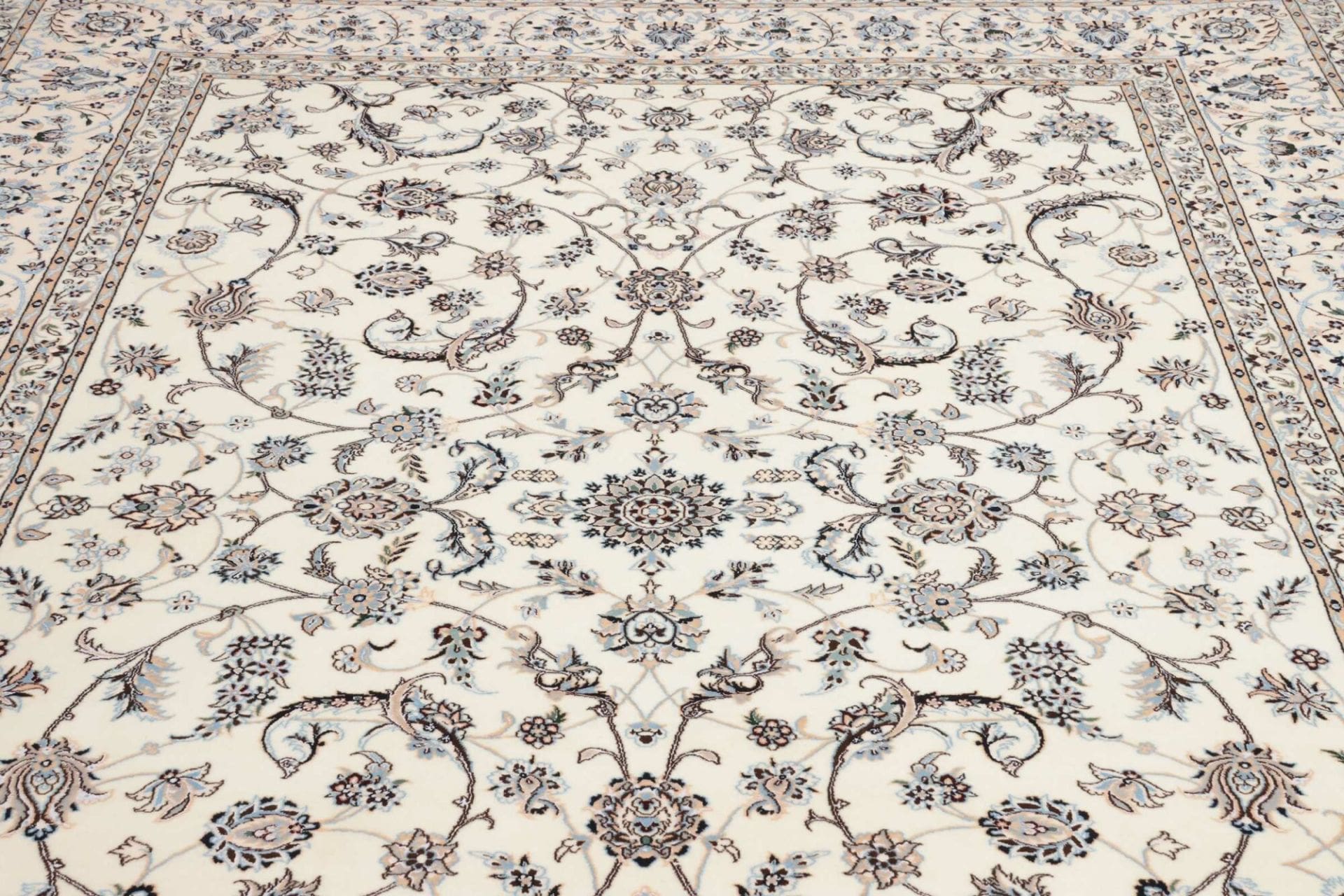 Nain Perserteppich aus Iran, 212 × 297 cm