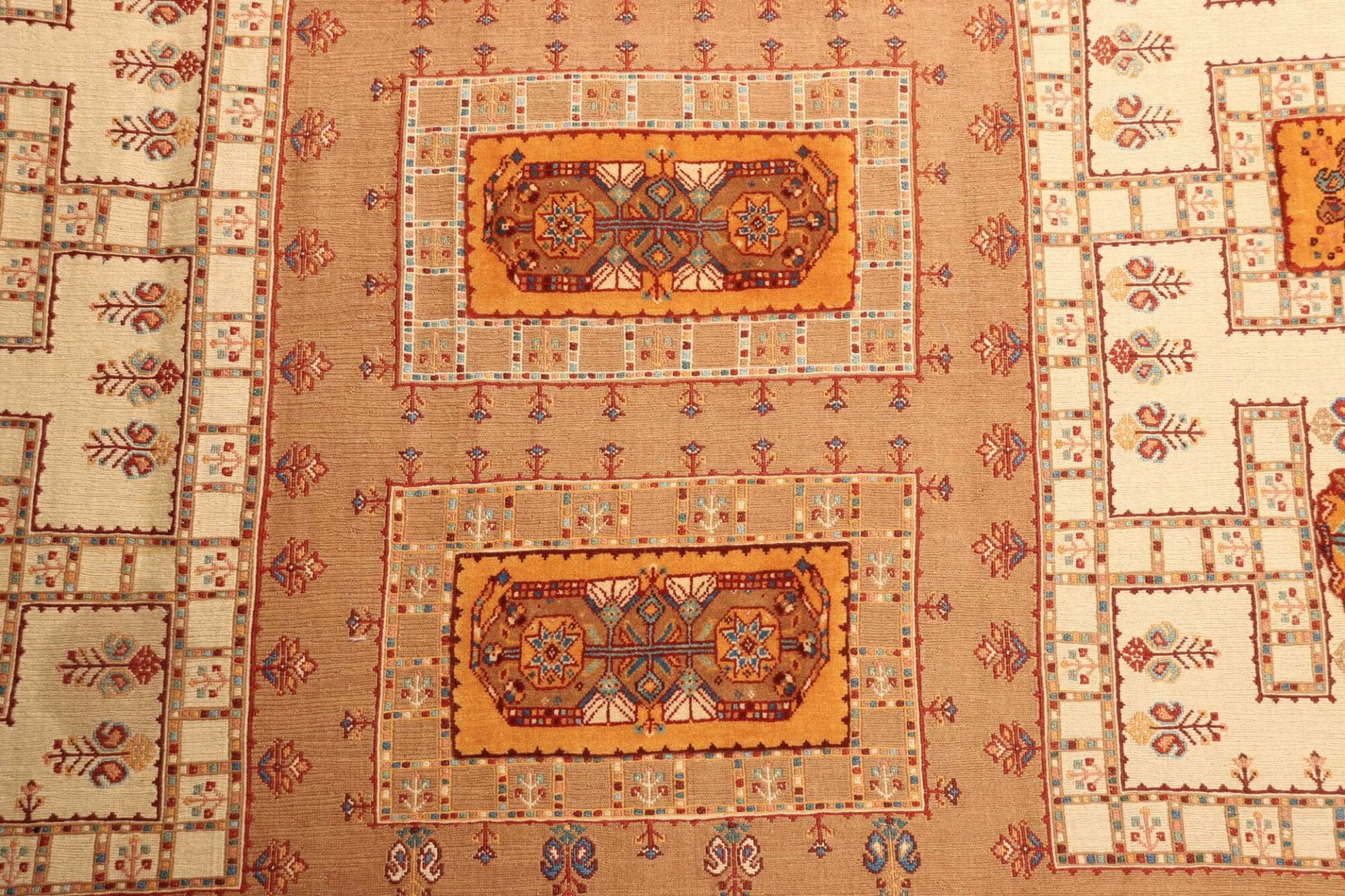 Handgeknüpfter Isfahan Perserteppich 208 × 316 cm