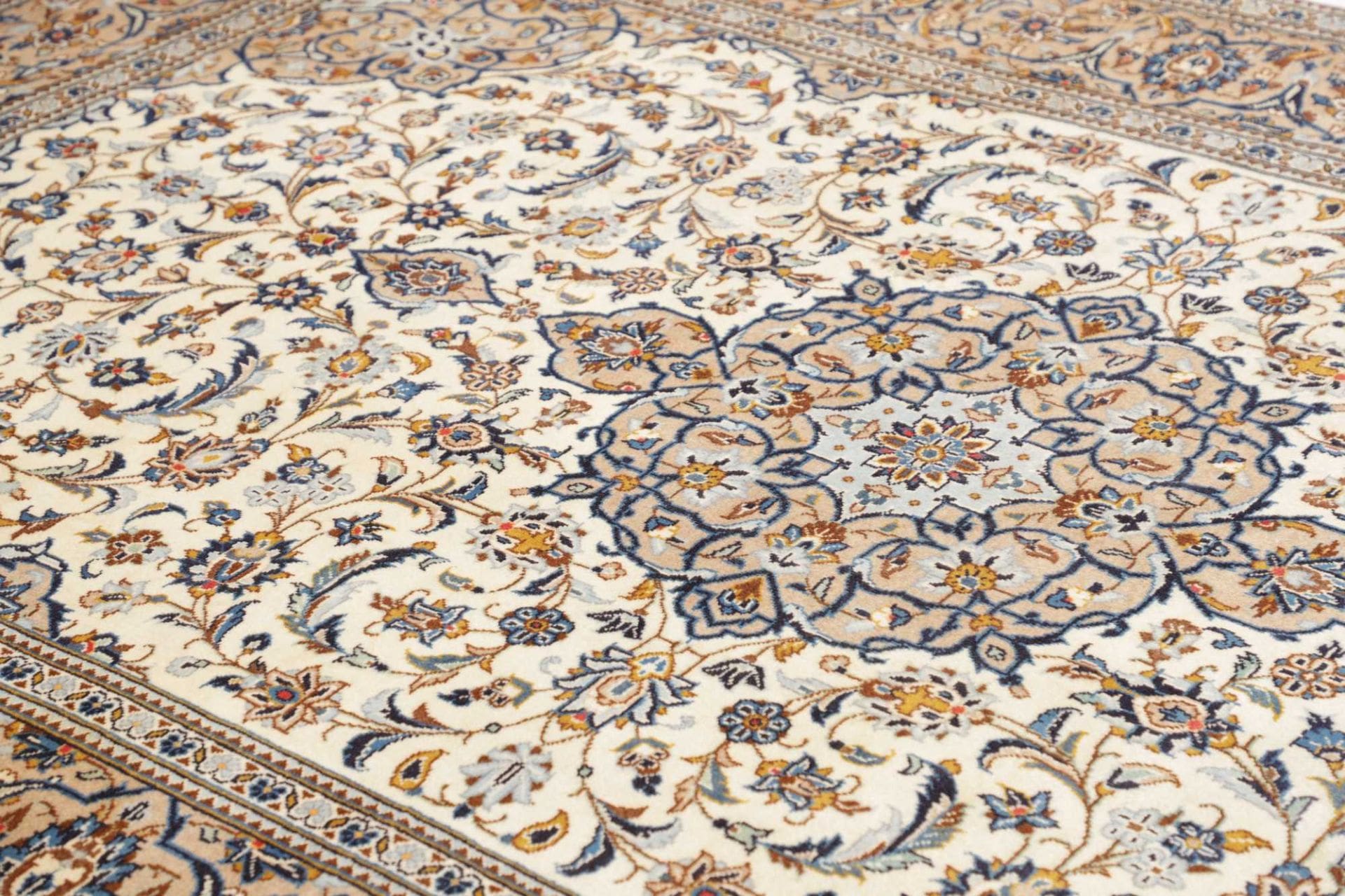 Kashan Perserteppich aus Iran, 196 × 291 cm