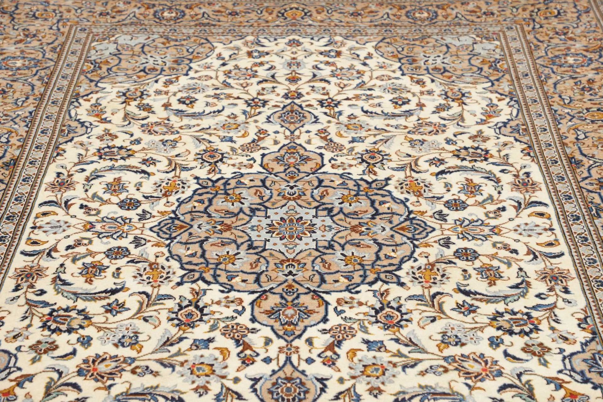 Kashan Perserteppich aus Iran, 196 × 291 cm