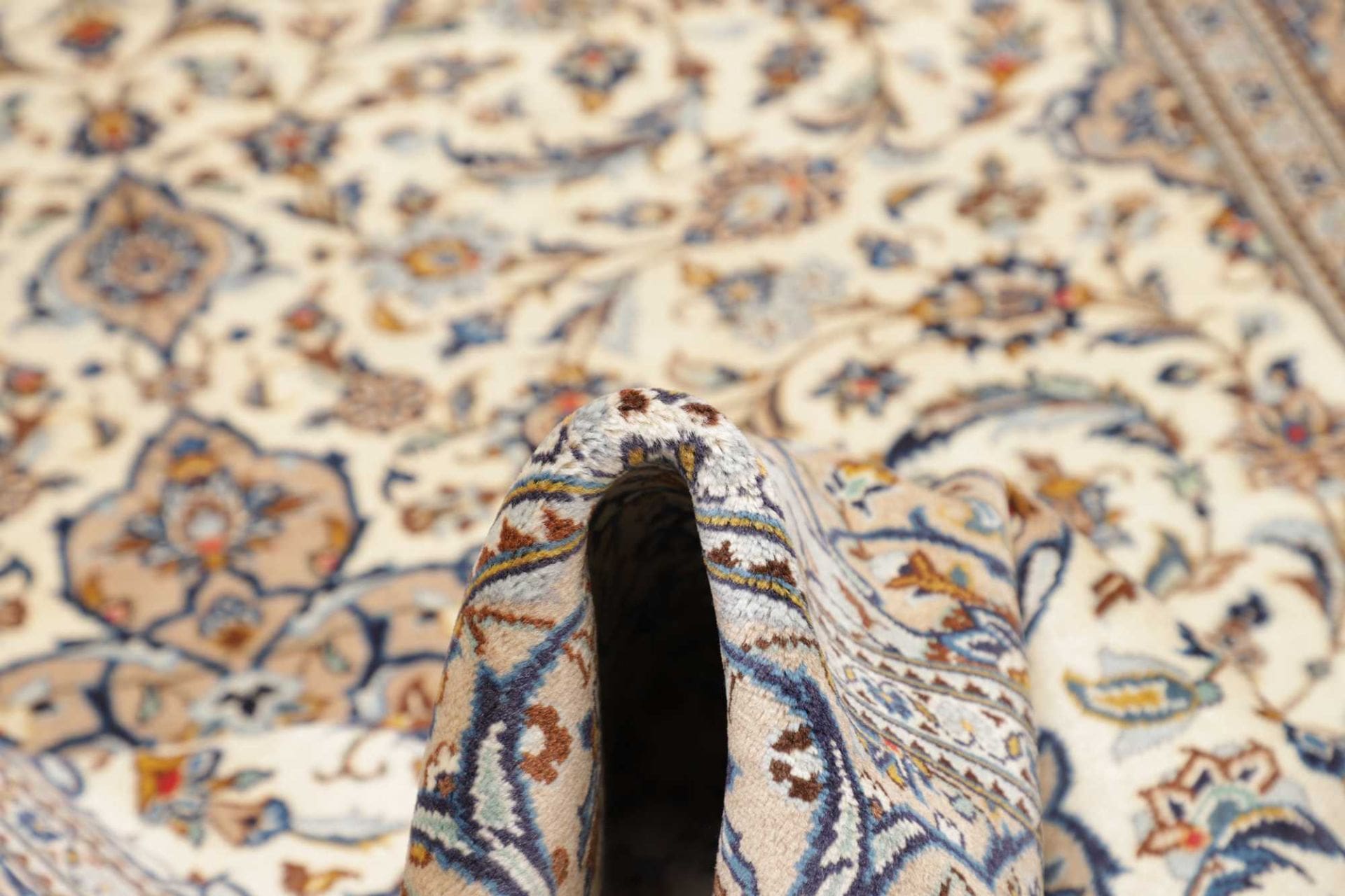 Kashan Perserteppich aus Iran, 196 × 291 cm