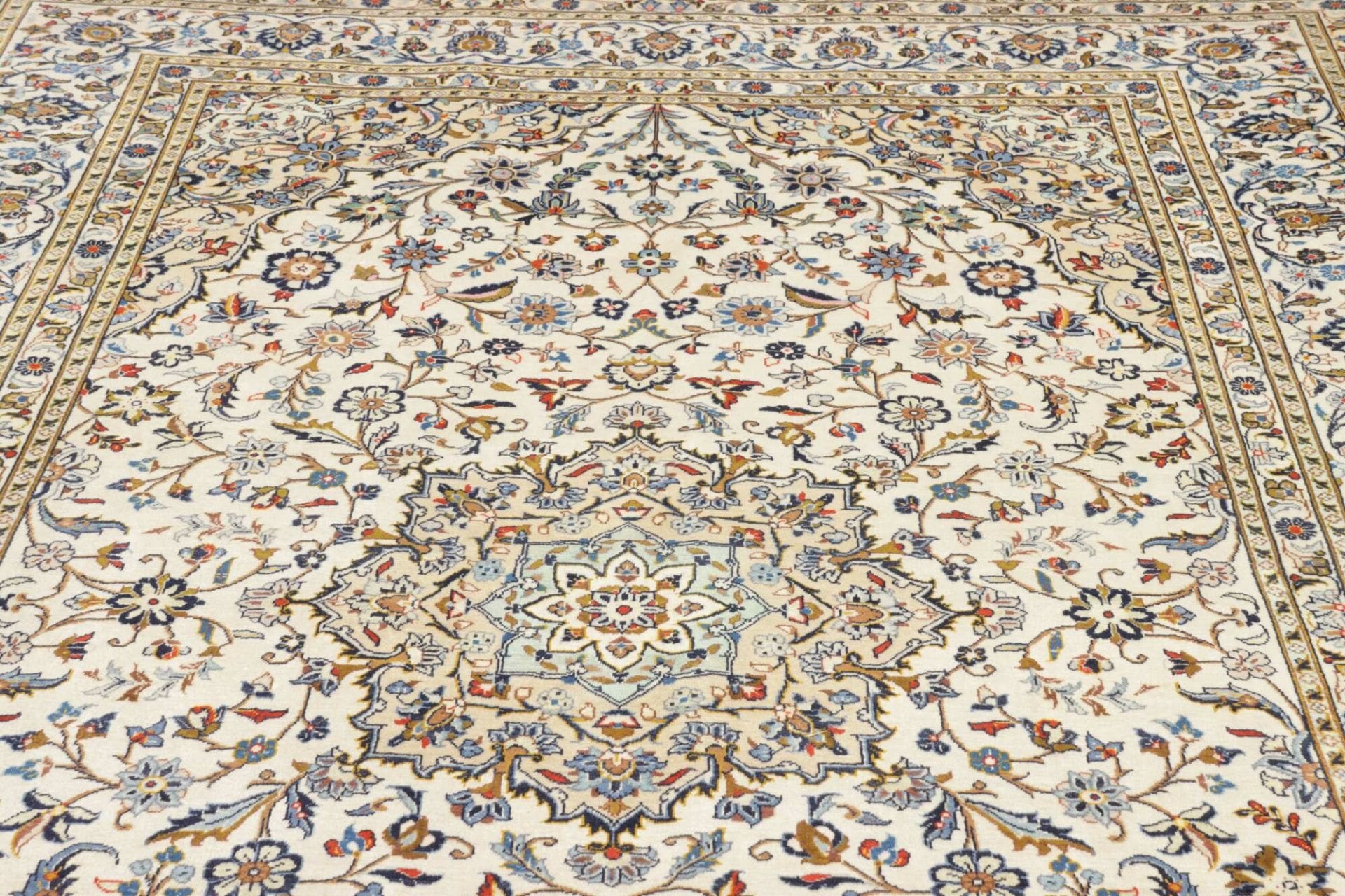 Kashan Perserteppich aus Iran, 199 × 302 cm