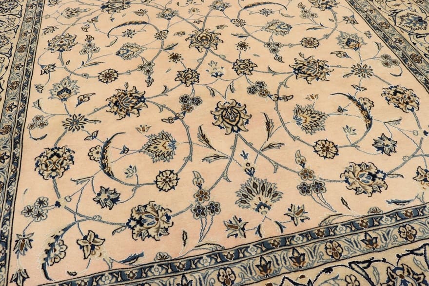 Nain Perserteppich aus Iran, 295 × 195 cm