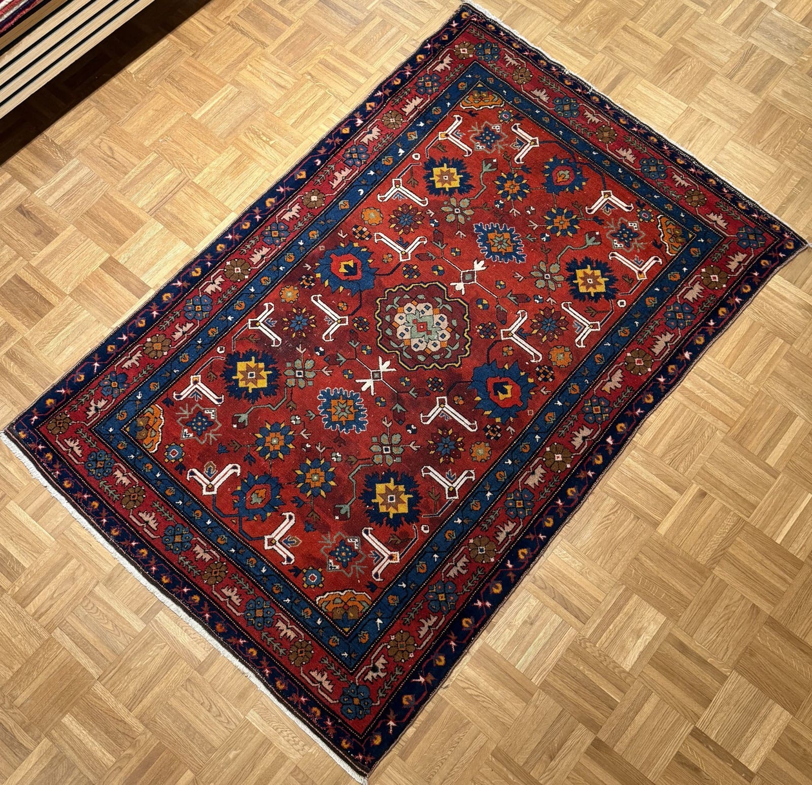 Orientalisch Orientteppich aus dem Orient, 188 × 125 cm