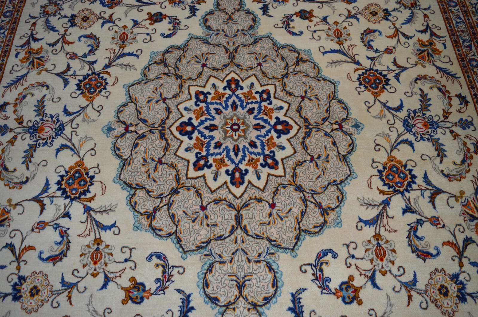 Kashan Perserteppich aus Iran, 410 × 275 cm