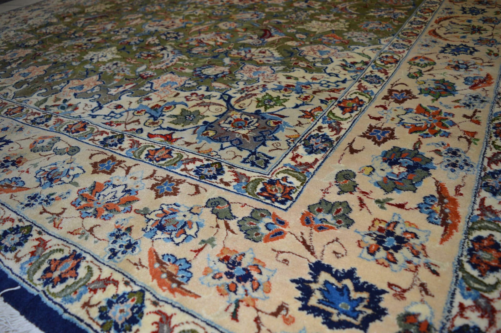 Handgeknüpfter Isfahan Perserteppich, 353 × 239 cm