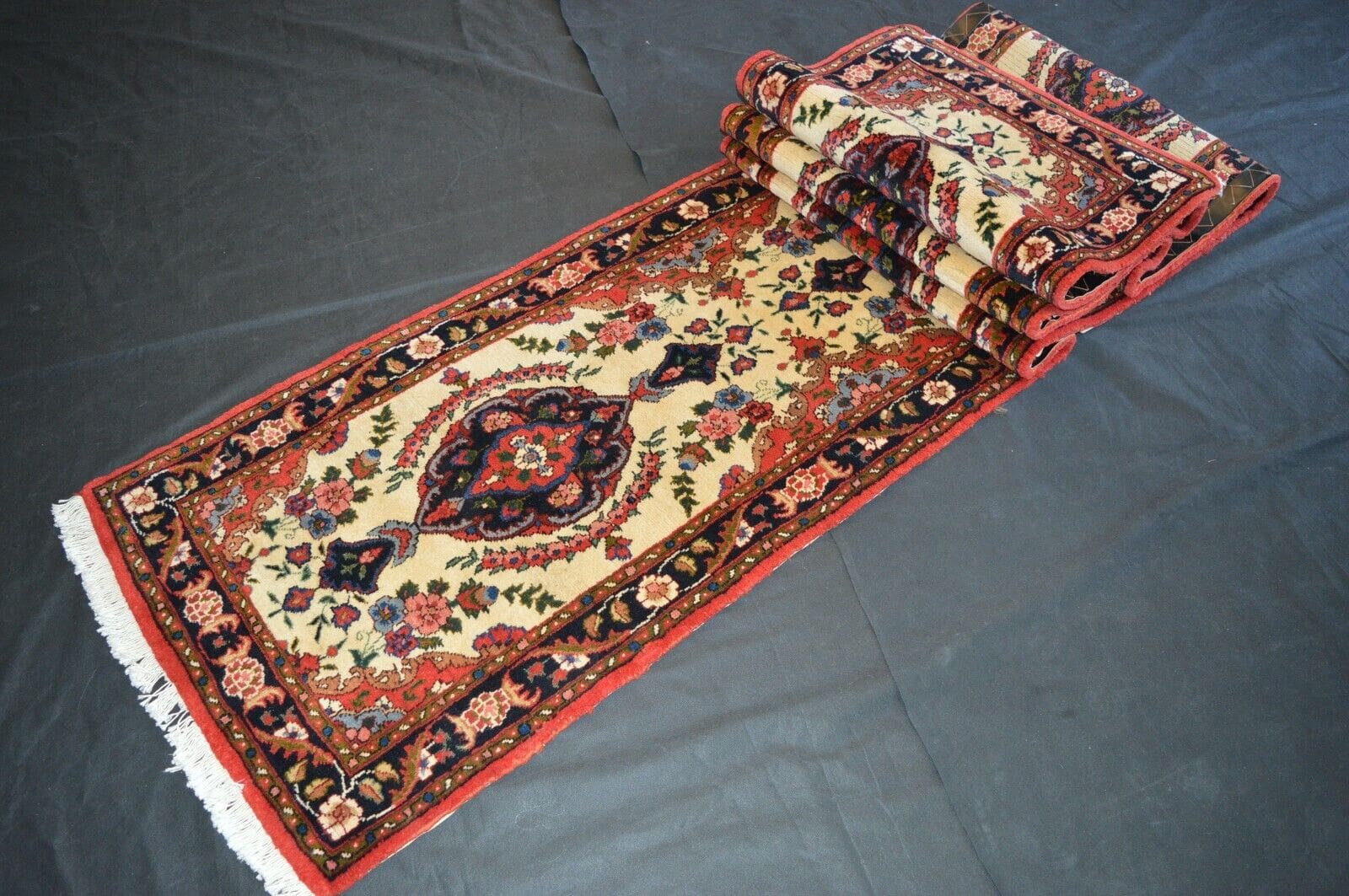 Zanjan Perserteppich aus Iran, 520 × 76 cm