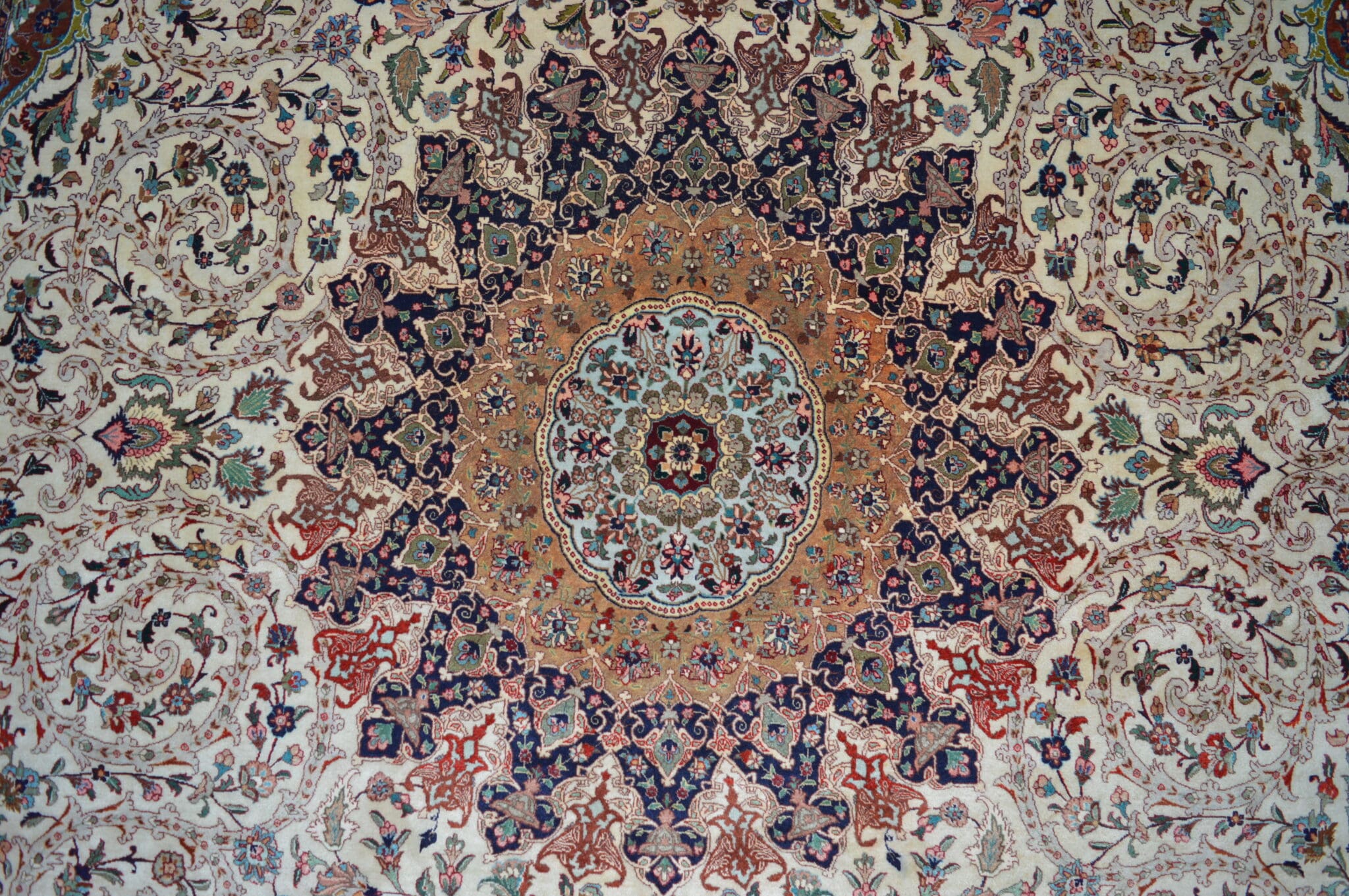 Täbriz Perserteppich aus Iran, 420 × 297 cm