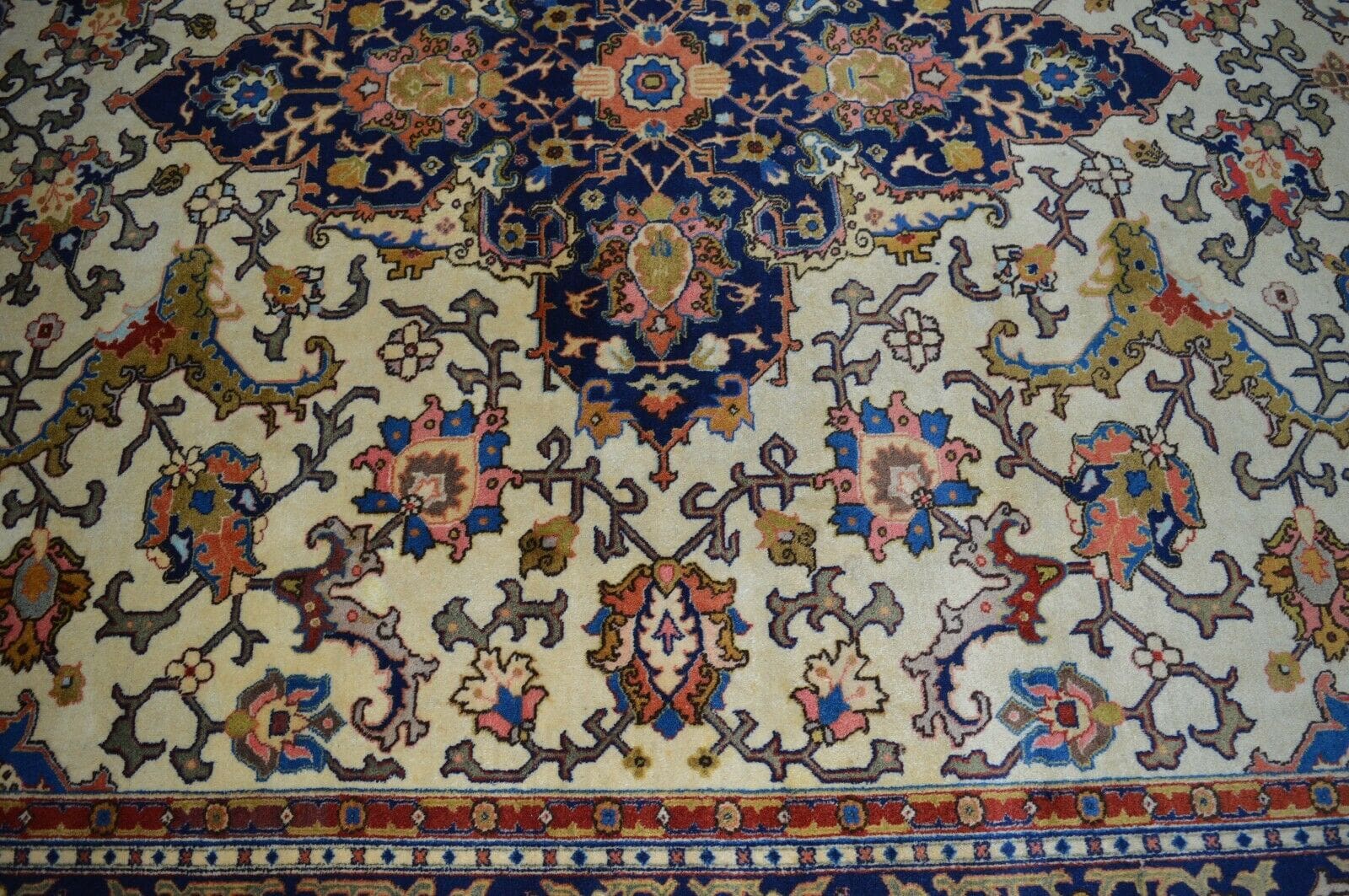 persischer-teppich-tabriz-390-x-294-cm-schurwolle-handgeknupft-signiert-9 Handgeknüpfter Täbriz Perserteppich 390 × 294 cm