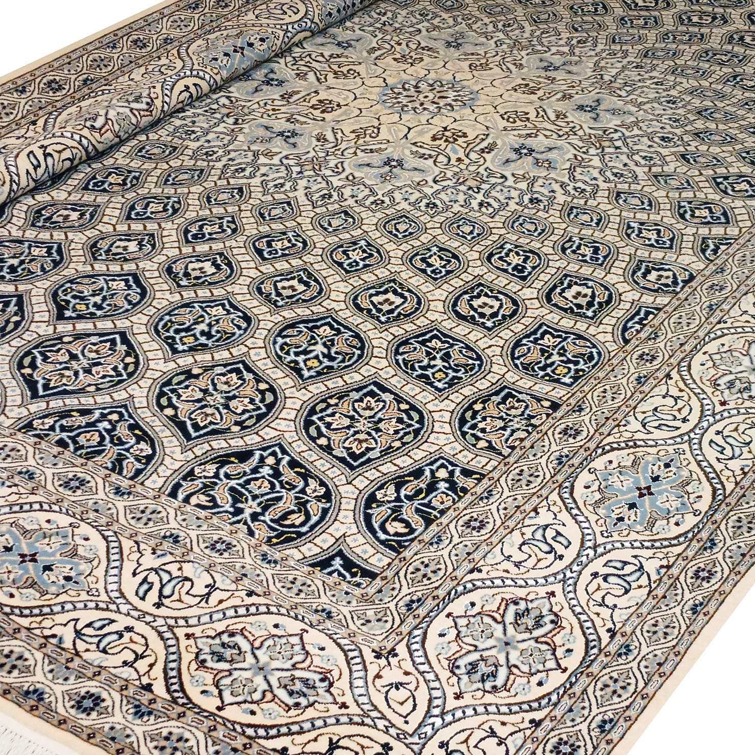 Handgeknüpfter Nain Perserteppich 365 × 255 cm