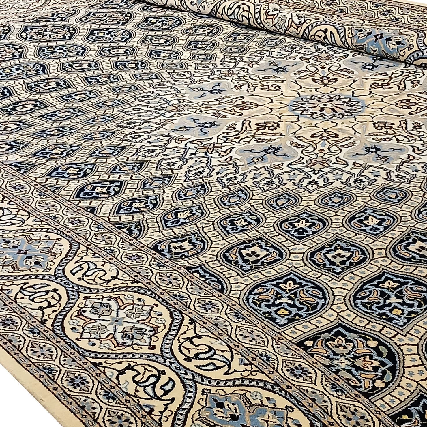 Handgeknüpfter Nain Perserteppich 365 × 255 cm
