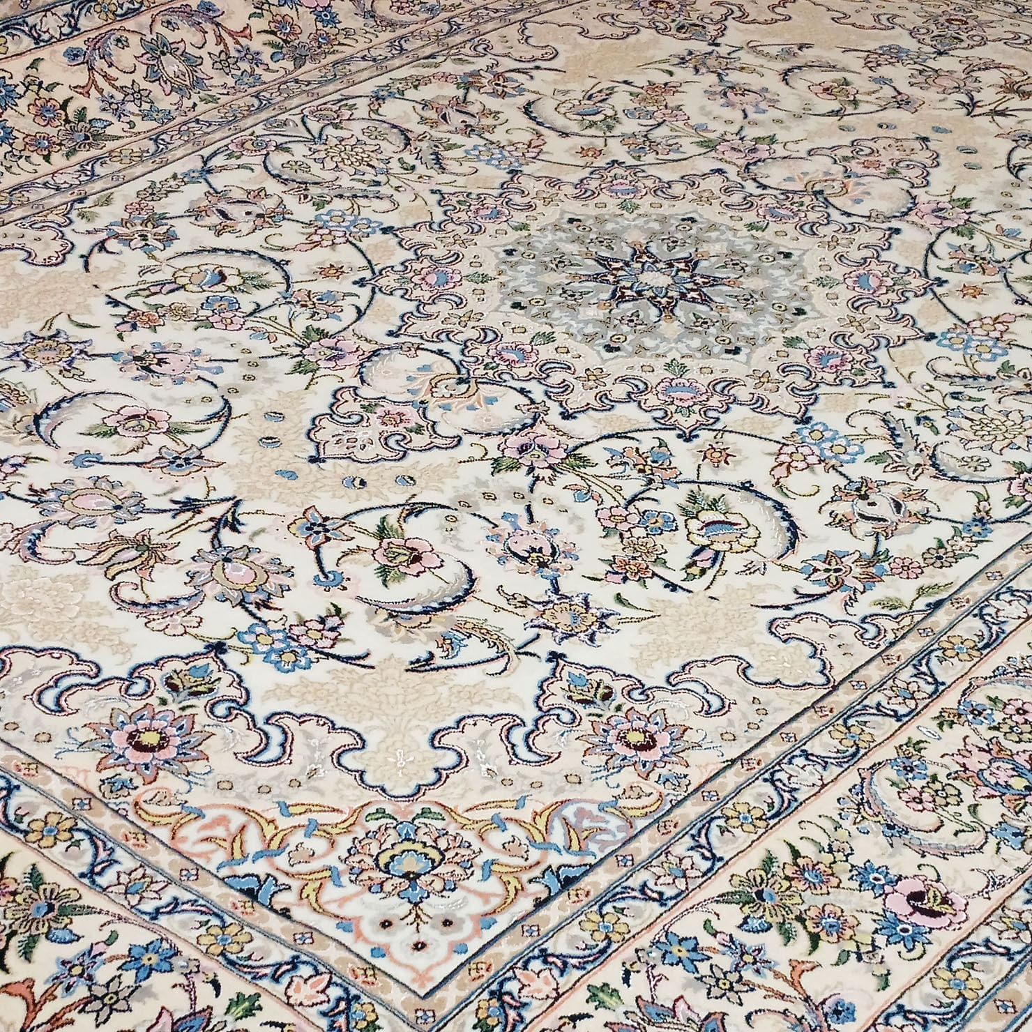 Handgeknüpfter Nain Perserteppich, 325 × 210 cm