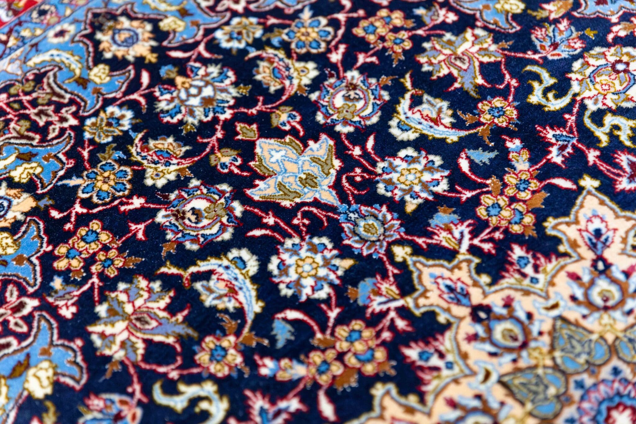 Isfahan Perserteppich aus Iran, 165 × 110 cm