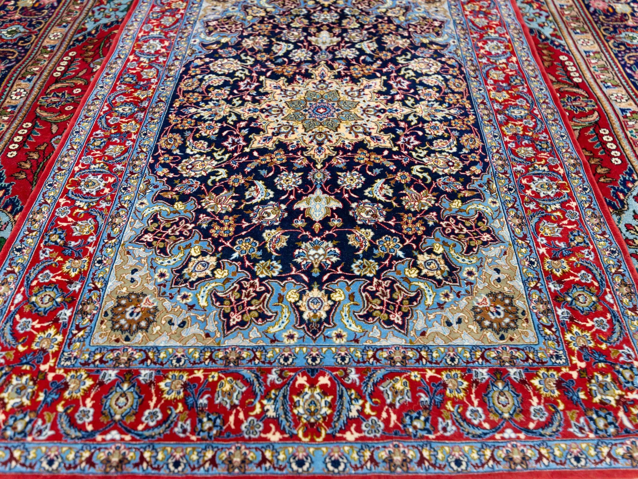 Isfahan Perserteppich aus Iran, 165 × 110 cm