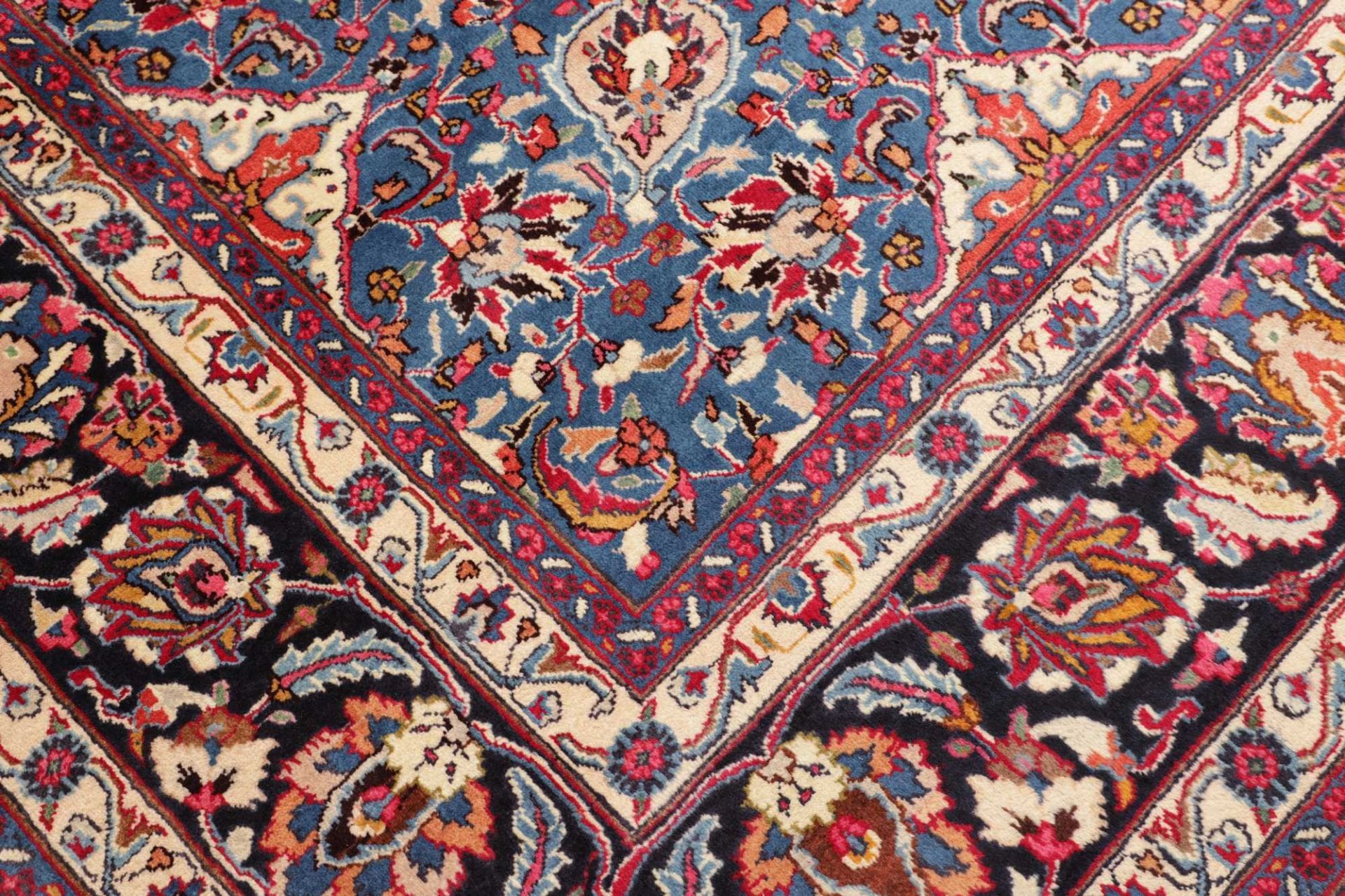 Mashhad Perserteppich aus Iran, 299 × 383 cm