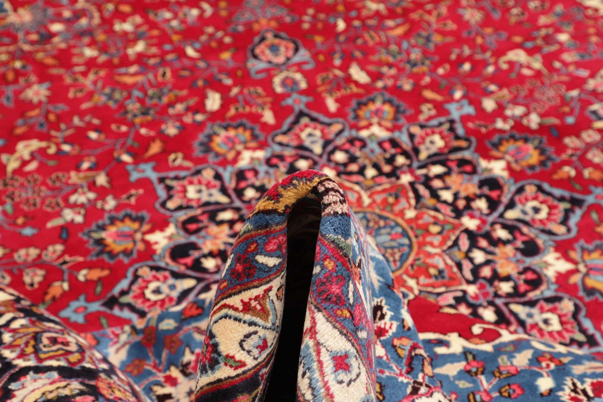 Mashhad Perserteppich aus Iran, 299 × 383 cm