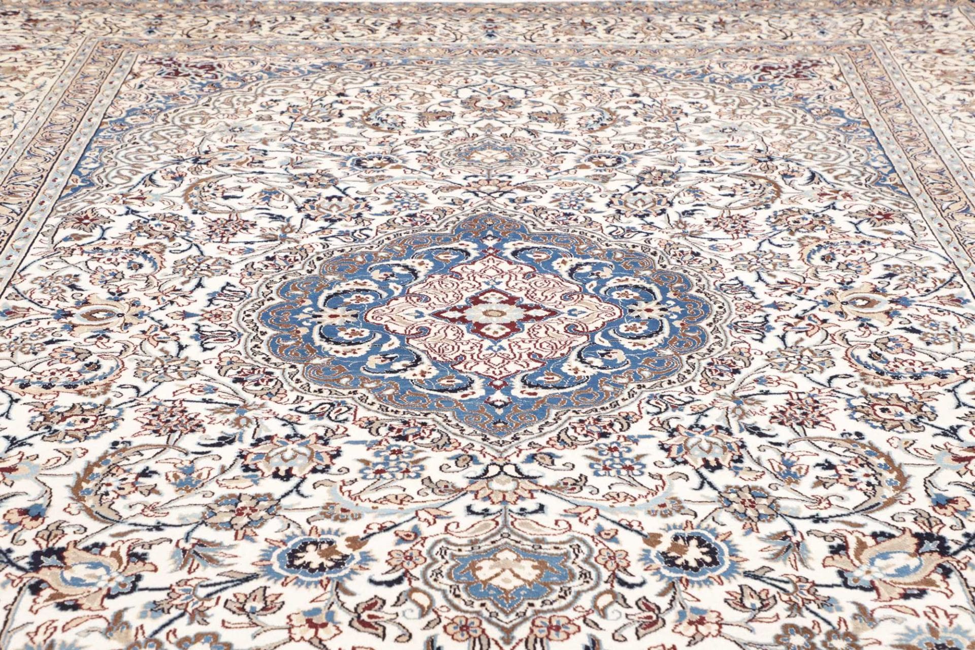 Handgeknüpfter Nain Perserteppich 304 × 399 cm