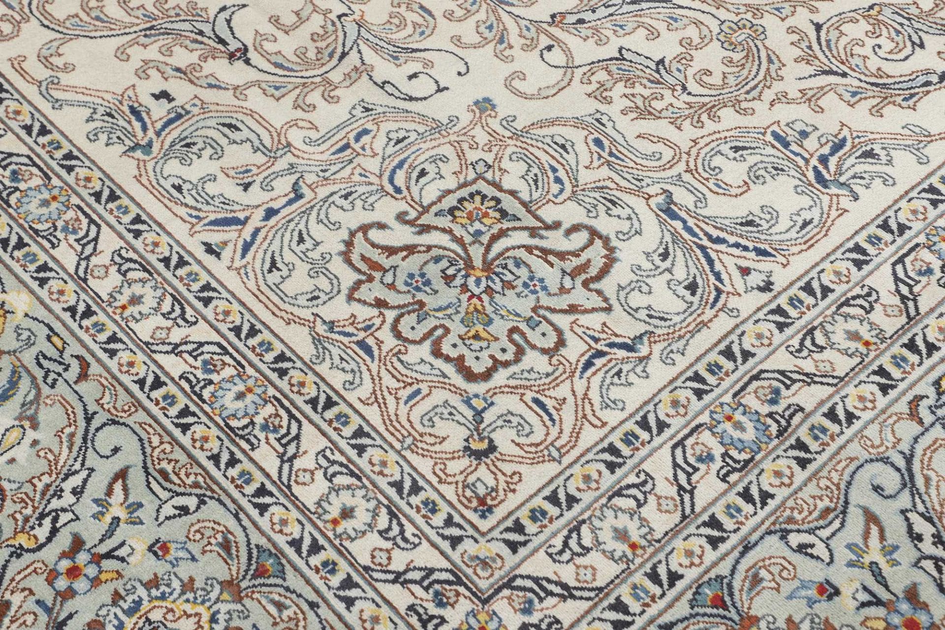Kashan Perserteppich 335 × 531 cm aus Wolle, handgeknüpft