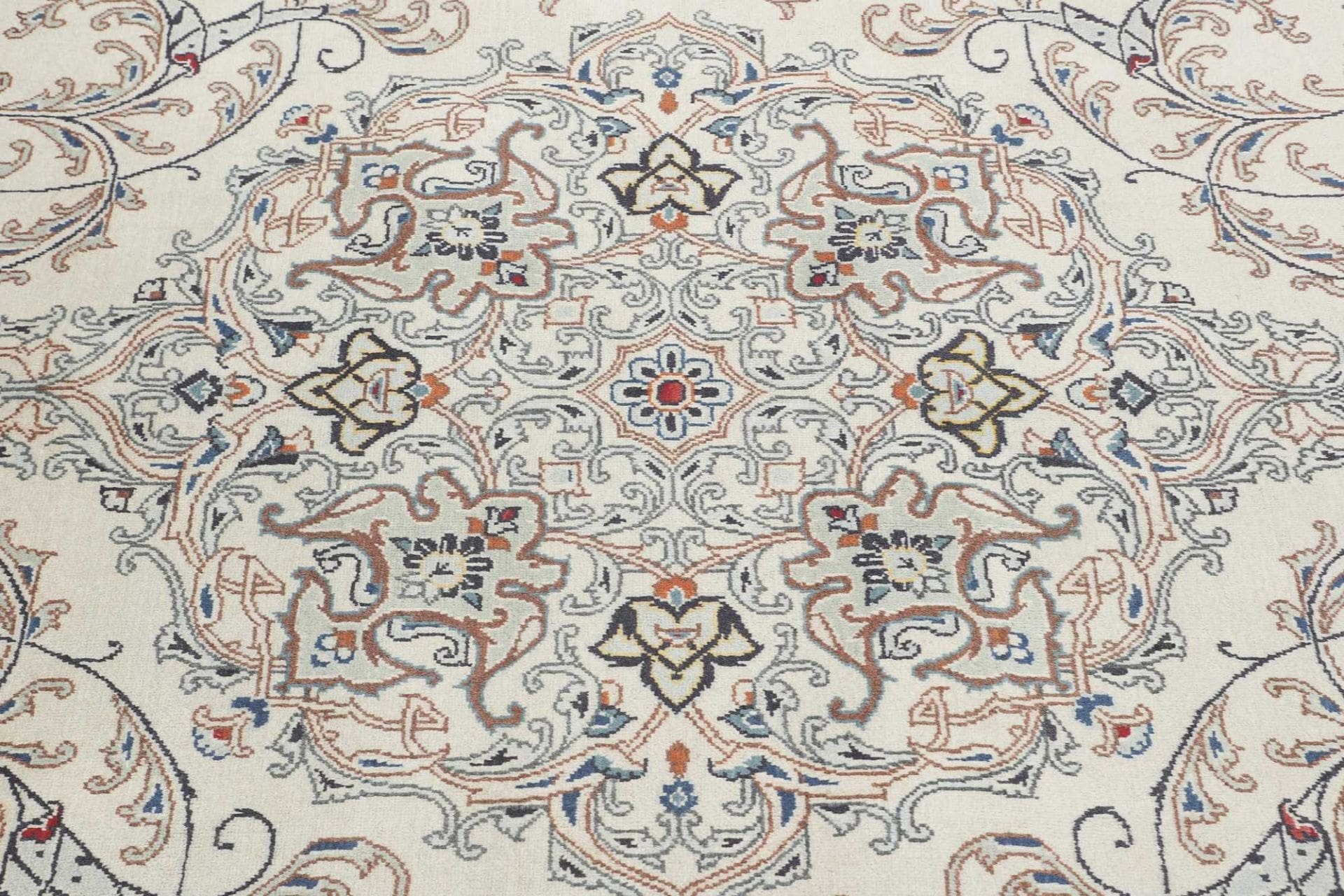 Kashan Perserteppich 335 × 531 cm aus Wolle, handgeknüpft