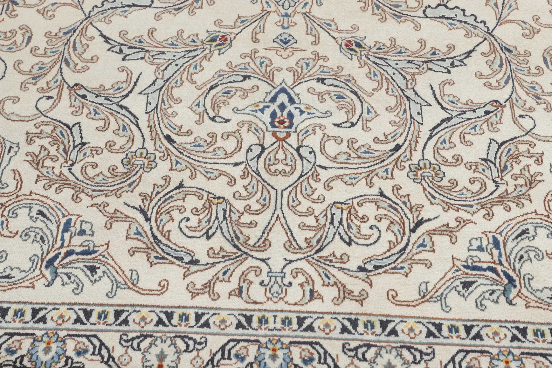 Kashan Perserteppich 335 × 531 cm aus Wolle, handgeknüpft