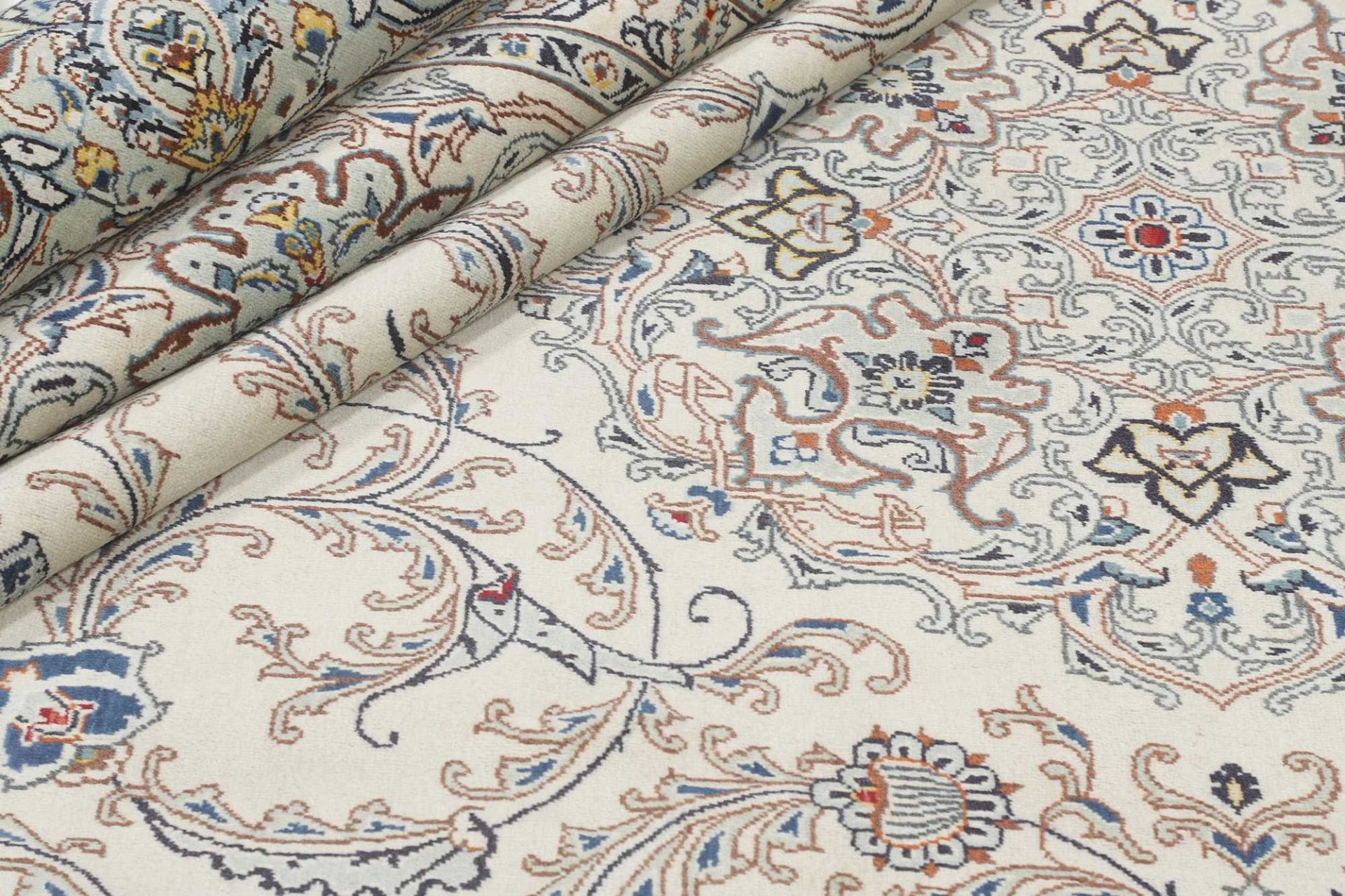 Kashan Perserteppich 335 × 531 cm aus Wolle, handgeknüpft