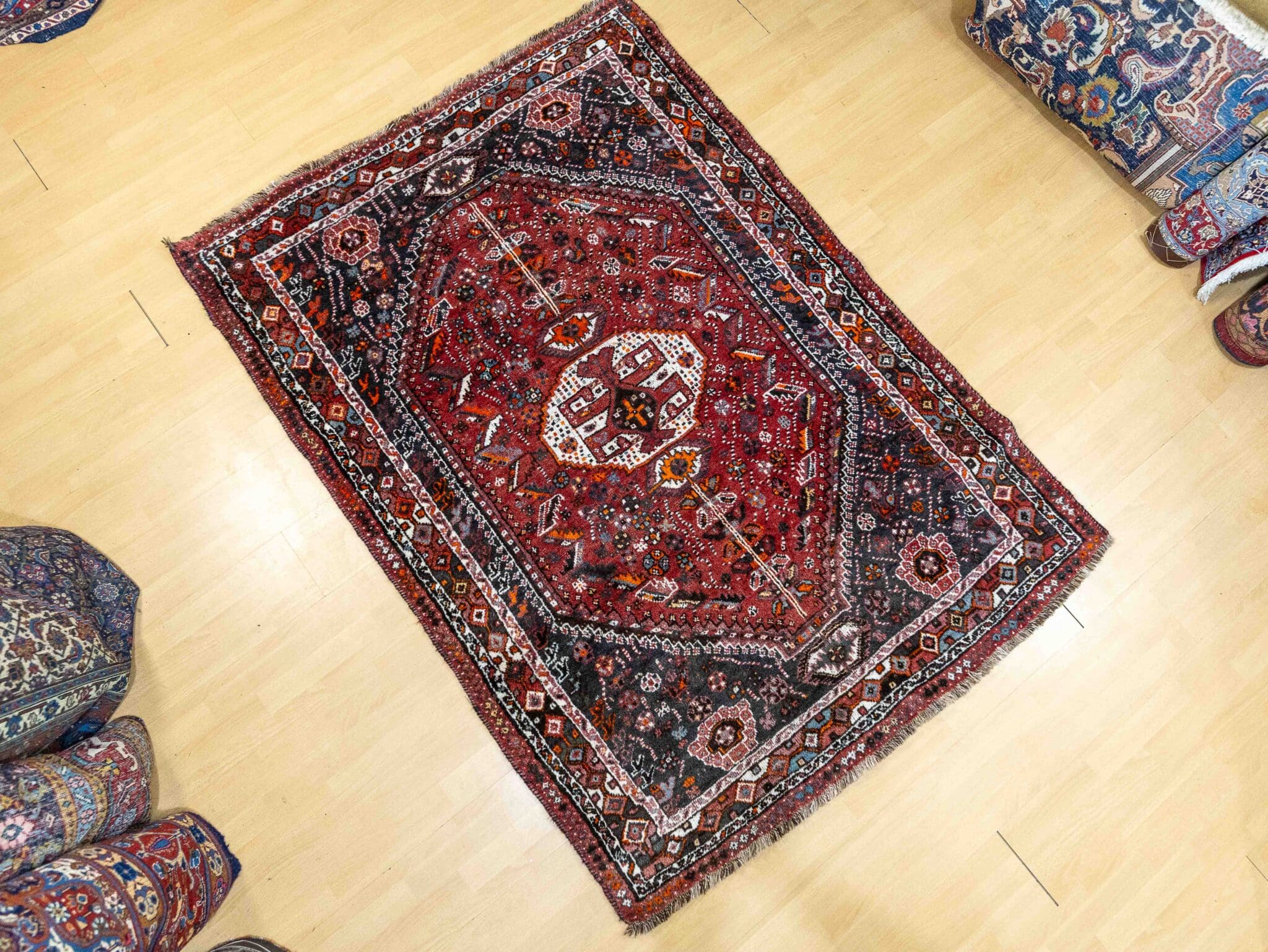 Handgeknüpfter Qashqai Perserteppich 203 × 147 cm