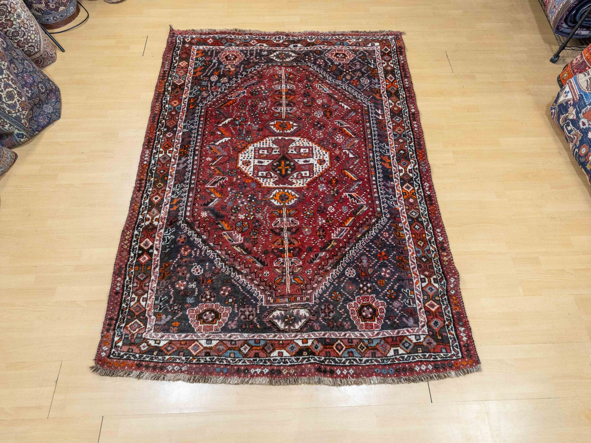 Handgeknüpfter Qashqai Perserteppich 203 × 147 cm