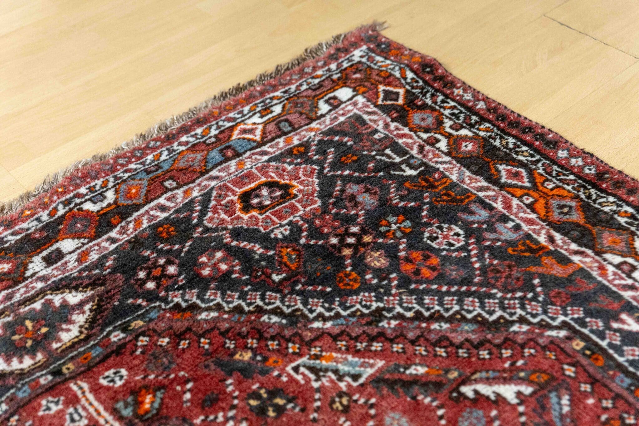 Handgeknüpfter Qashqai Perserteppich 203 × 147 cm