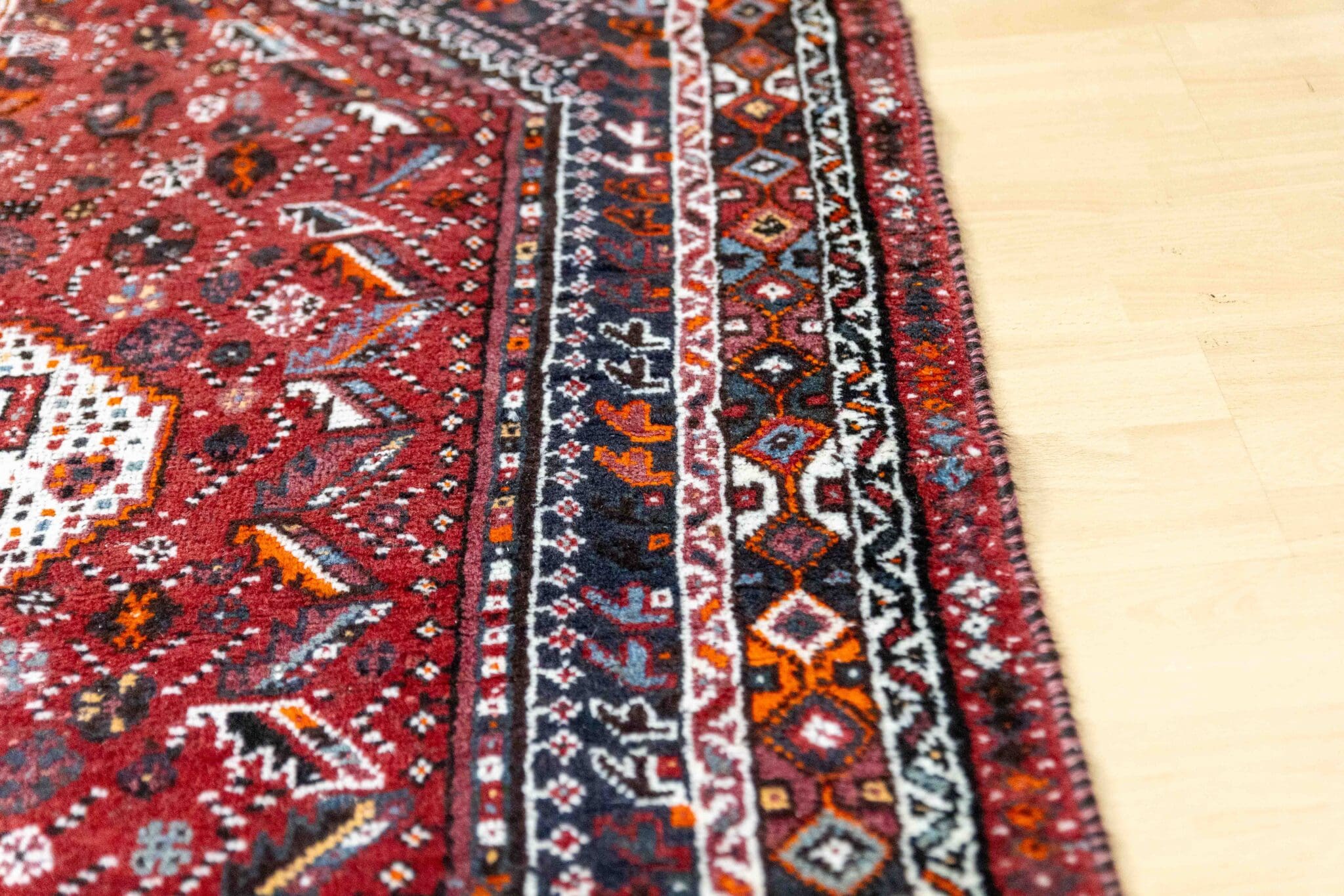 Handgeknüpfter Qashqai Perserteppich 203 × 147 cm