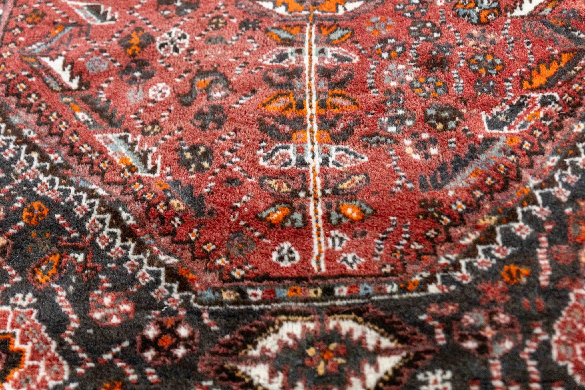 Handgeknüpfter Qashqai Perserteppich 203 × 147 cm