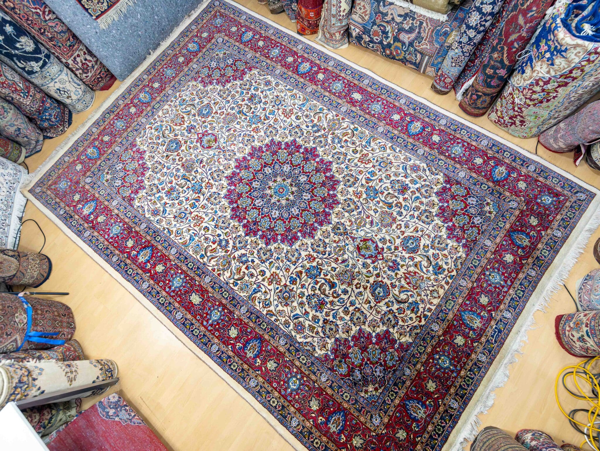 Handgeknüpfter Täbriz Perserteppich 357 × 246 cm