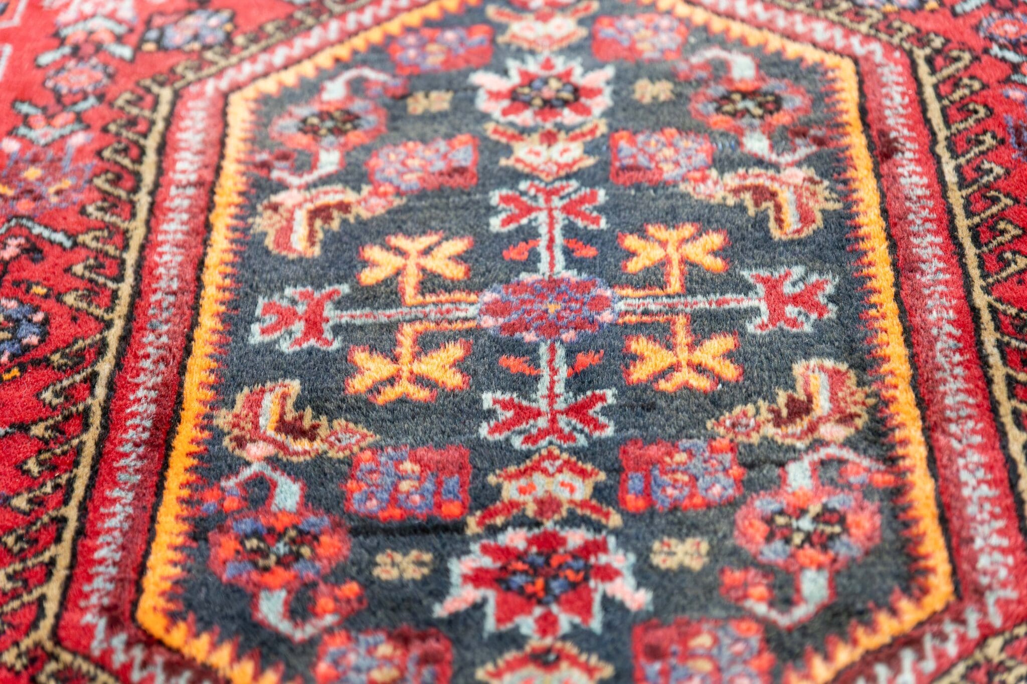 Handgeknüpfter Hamadan Perserteppich 198 × 139 cm