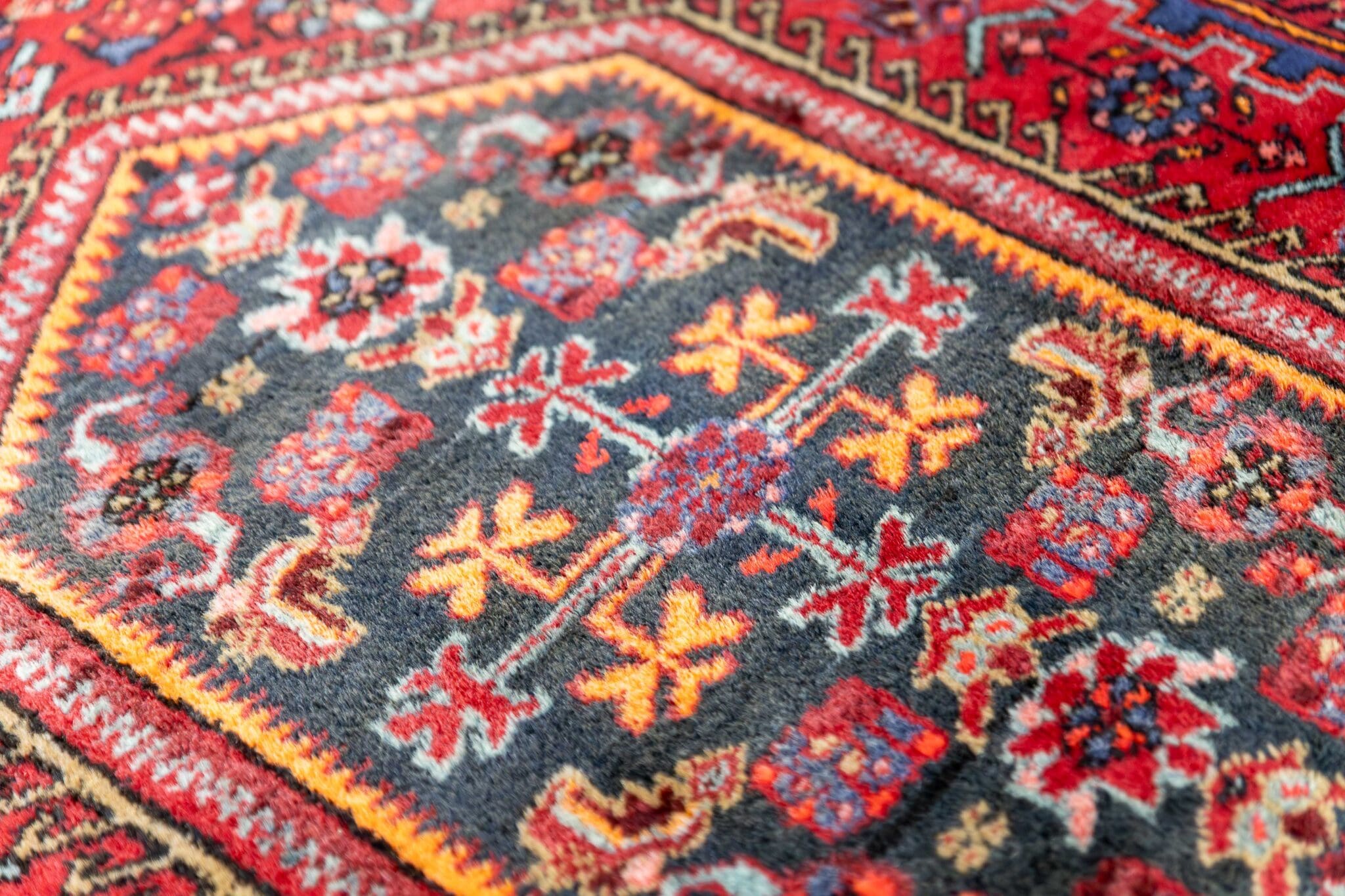 Handgeknüpfter Hamadan Perserteppich 198 × 139 cm