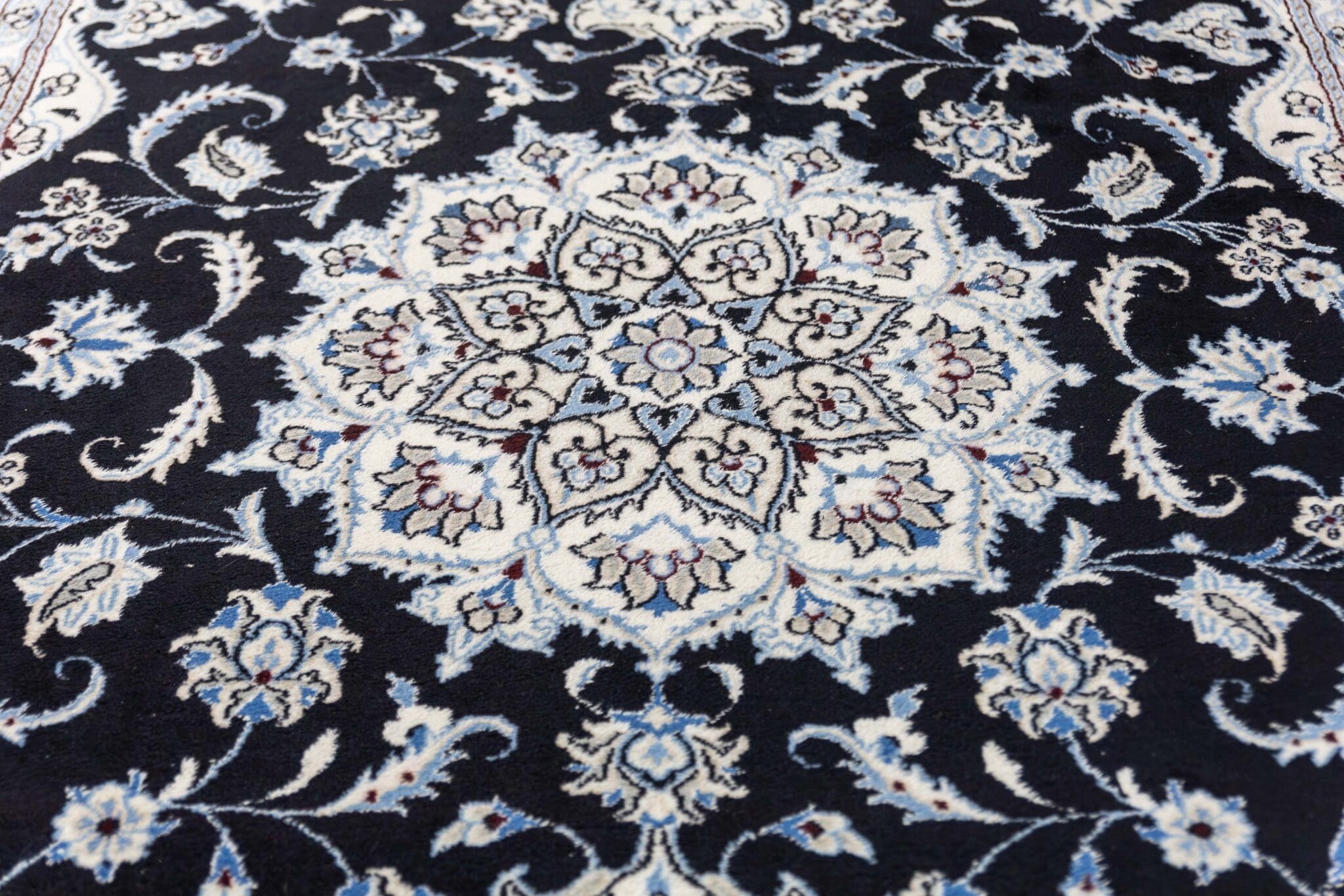 Handgeknüpfter Nain Perserteppich, 294 × 196 cm, Wolle
