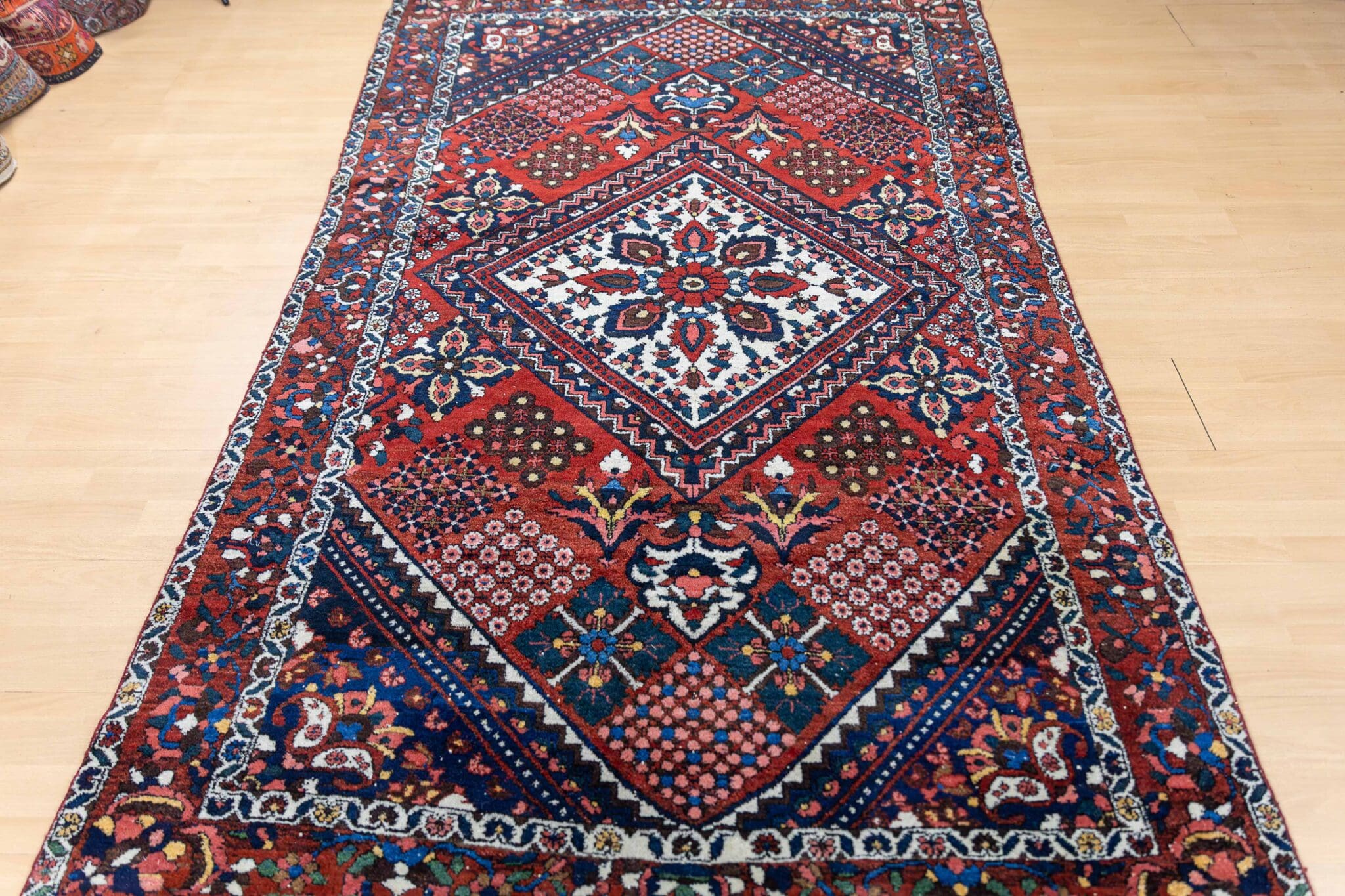 Handgeknüpfter Bakhtiari Perserteppich 220 × 140 cm