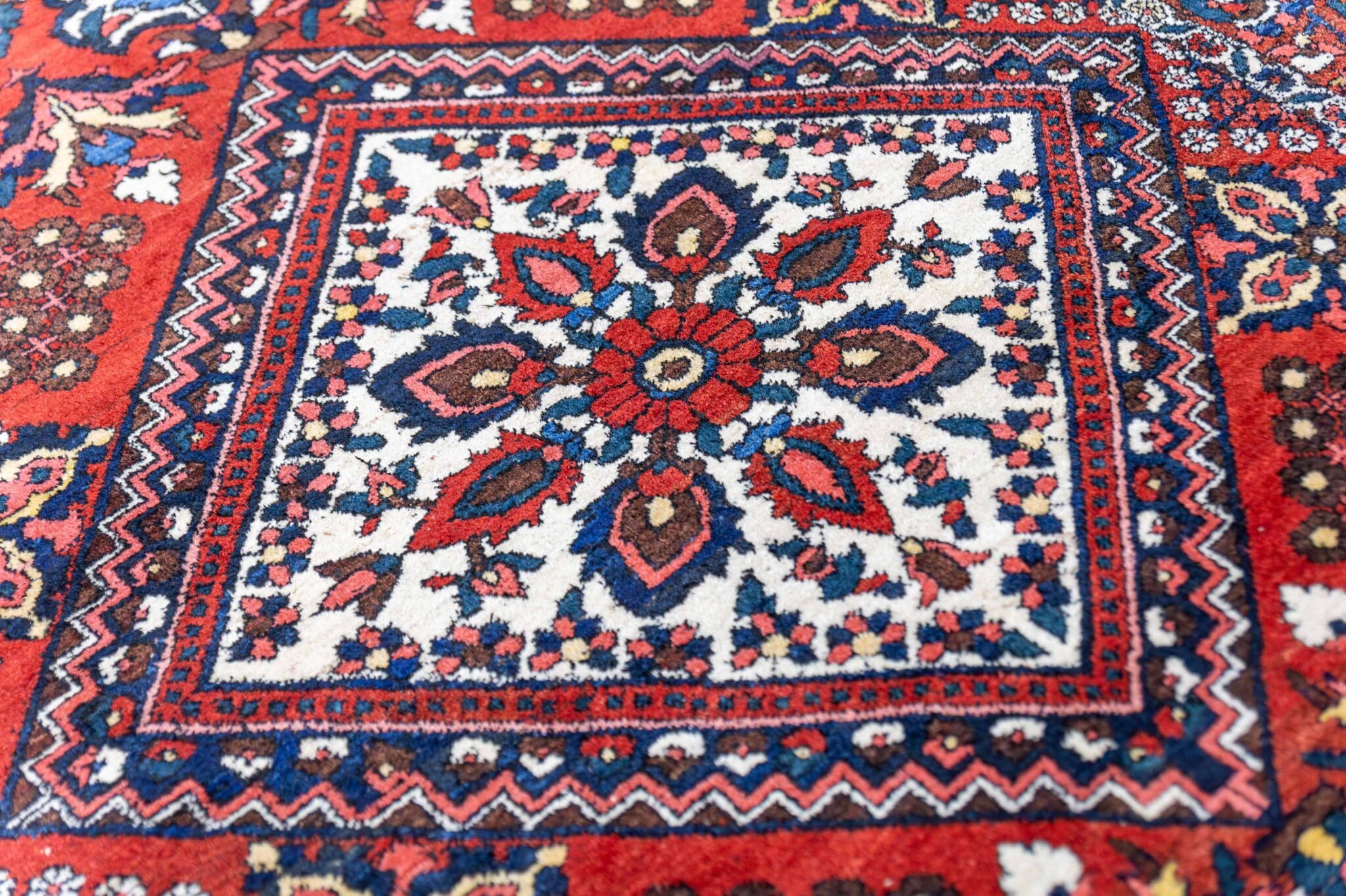 Handgeknüpfter Bakhtiari Perserteppich 220 × 140 cm