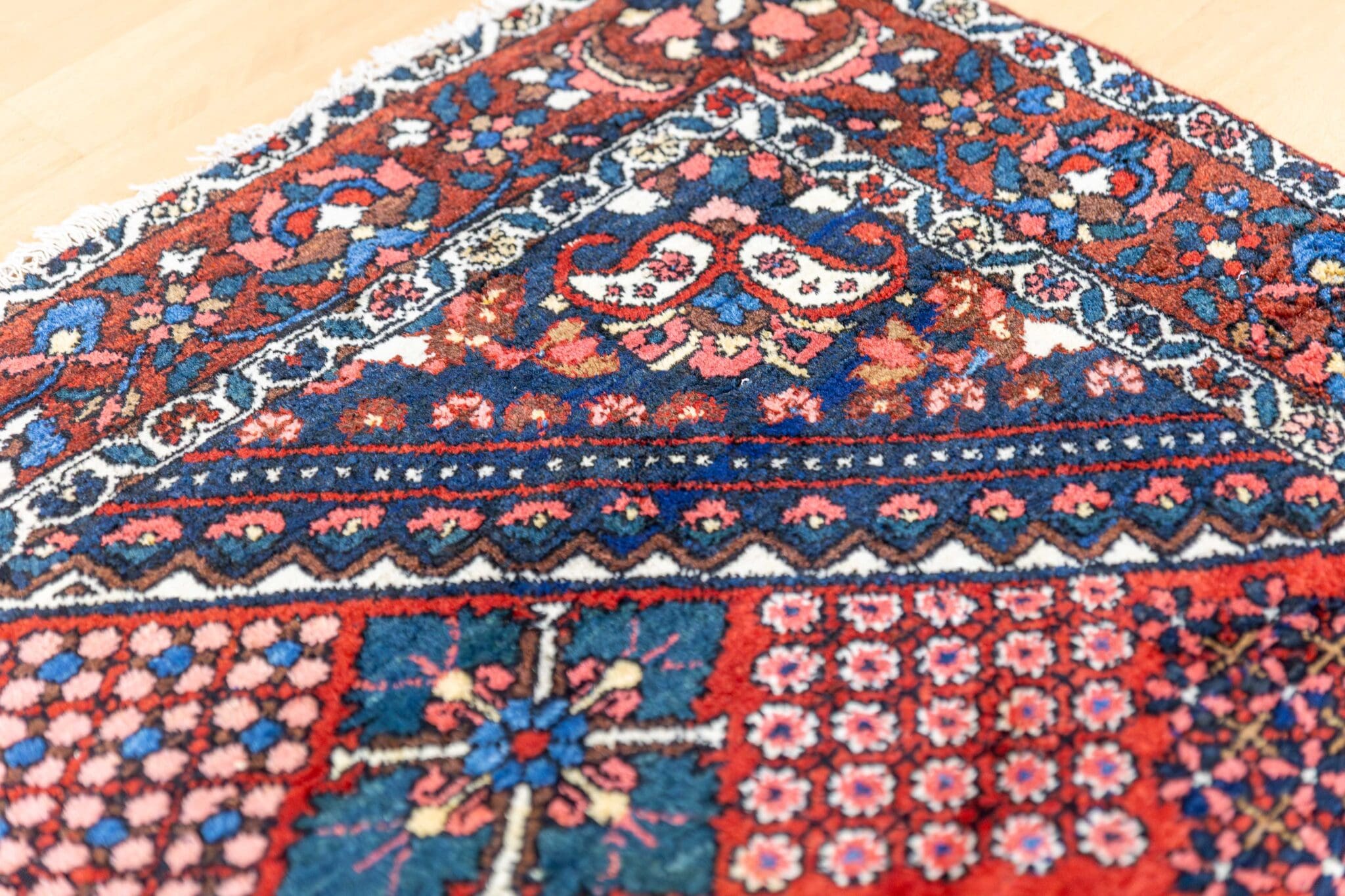 Handgeknüpfter Bakhtiari Perserteppich 220 × 140 cm